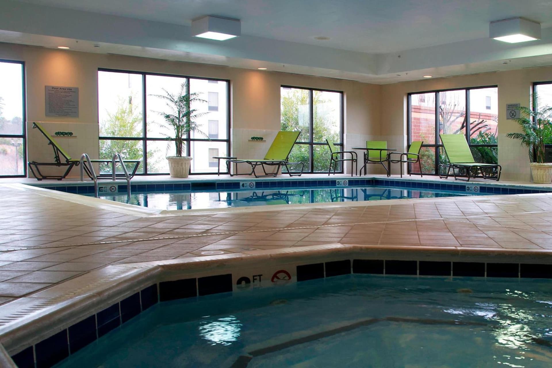 Courtyard by Marriott Hickory gallery photo in Hickory, NC — image 10