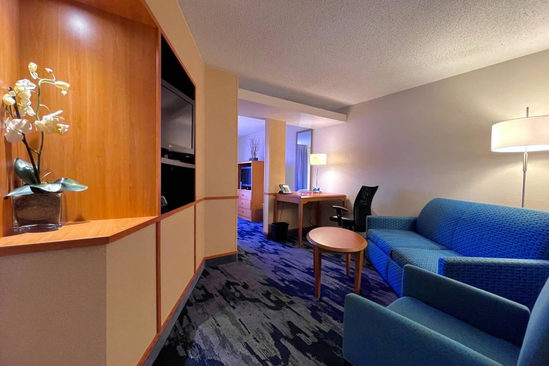 Fairfield Inn & Suites Jackson Airport interior in Pearl, MS — gallery photo 2