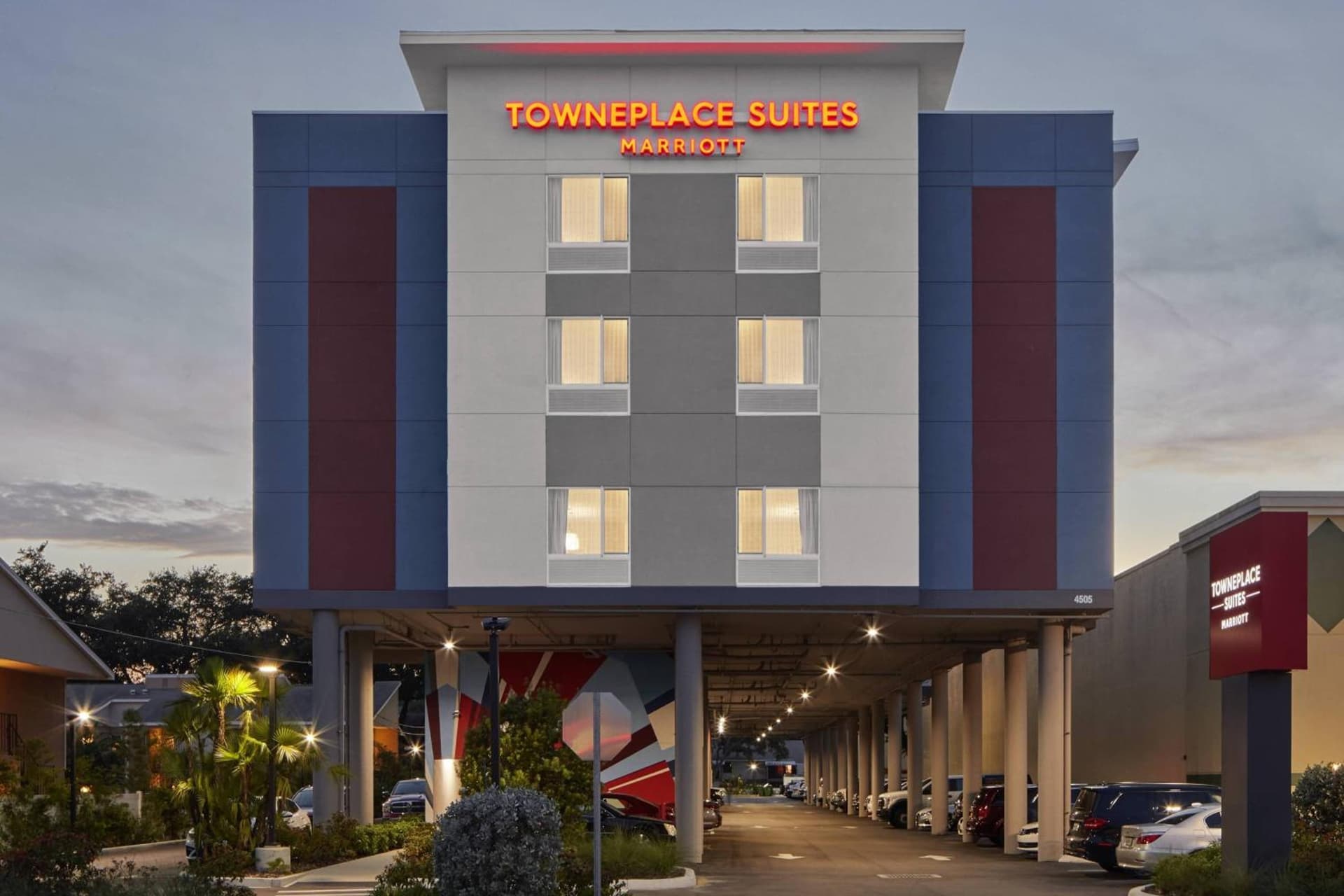 TownePlace Suites by Marriott Tampa South interior in Tampa, FL — gallery photo 2