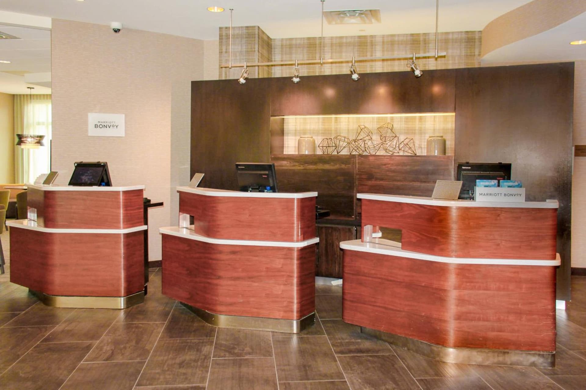 Courtyard by Marriott Silver Spring Downtown interior in Silver Spring, MD — gallery photo 2