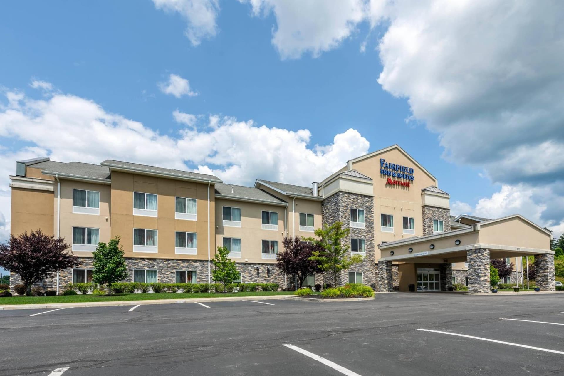 Fairfield Inn & Suites by Marriott Slippery Rock — hotel in Grove City, Pennsylvania