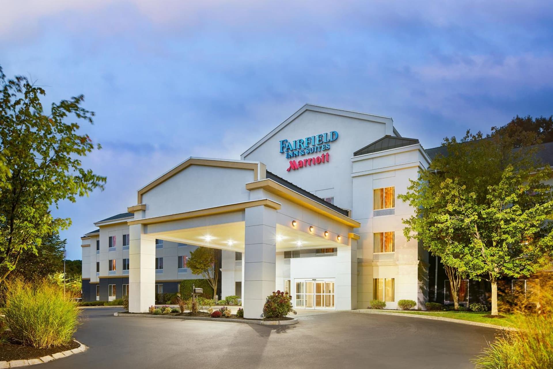 Fairfield by Marriott Inn & Suites Worcester Auburn interior in Auburn — gallery photo 2