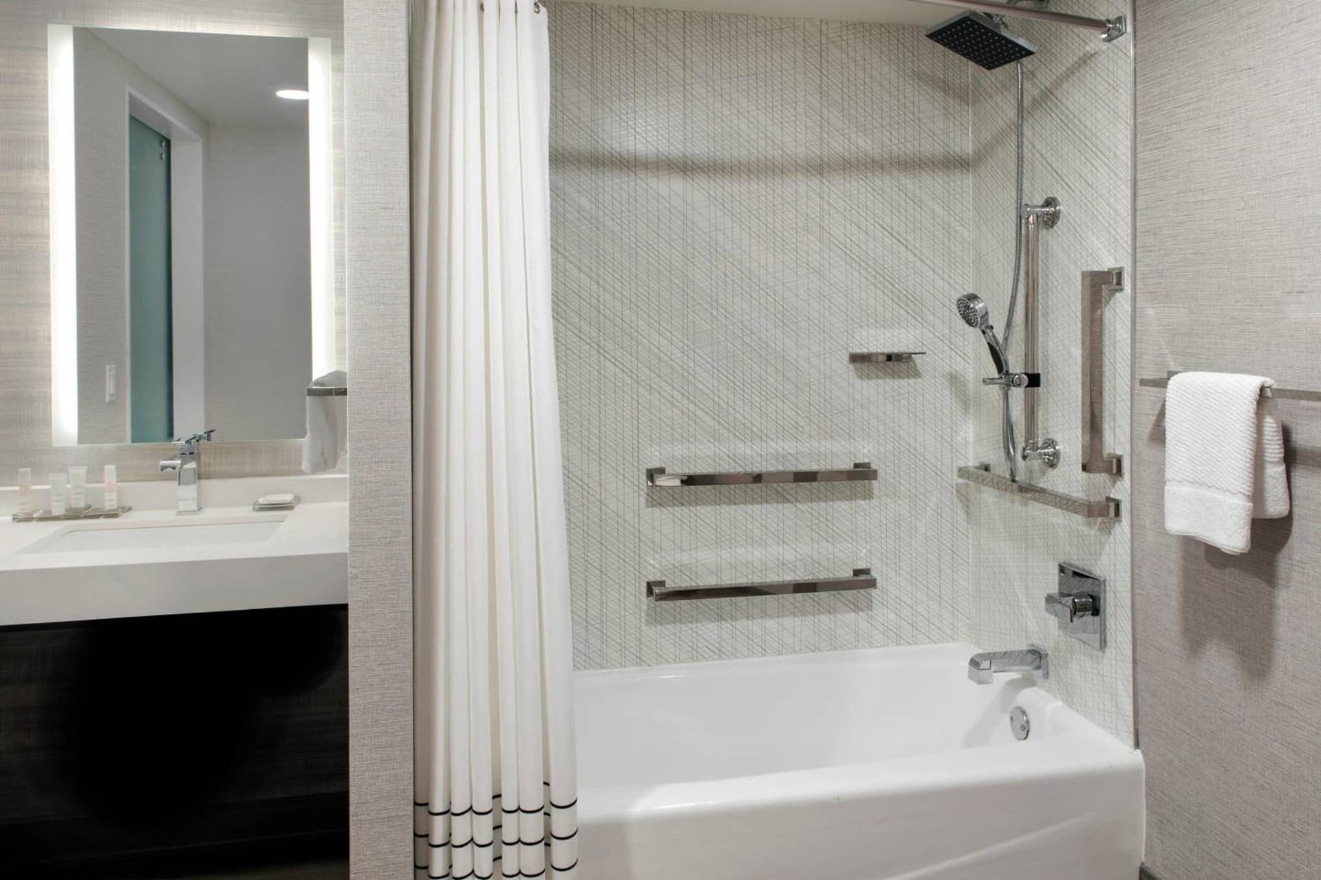 Norfolk Waterside Marriott gallery photo in Norfolk, VA — image 8