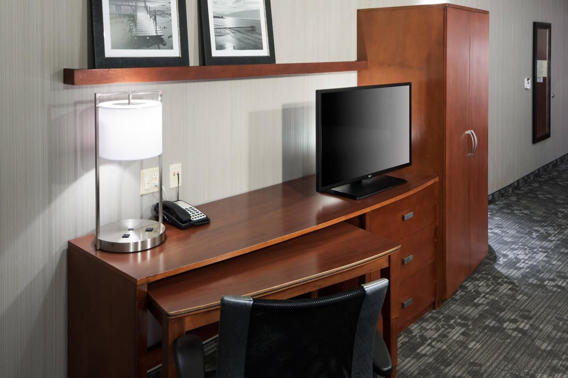 Courtyard by Marriott Santa Clarita Valencia gallery photo in Valencia, CA — image 11