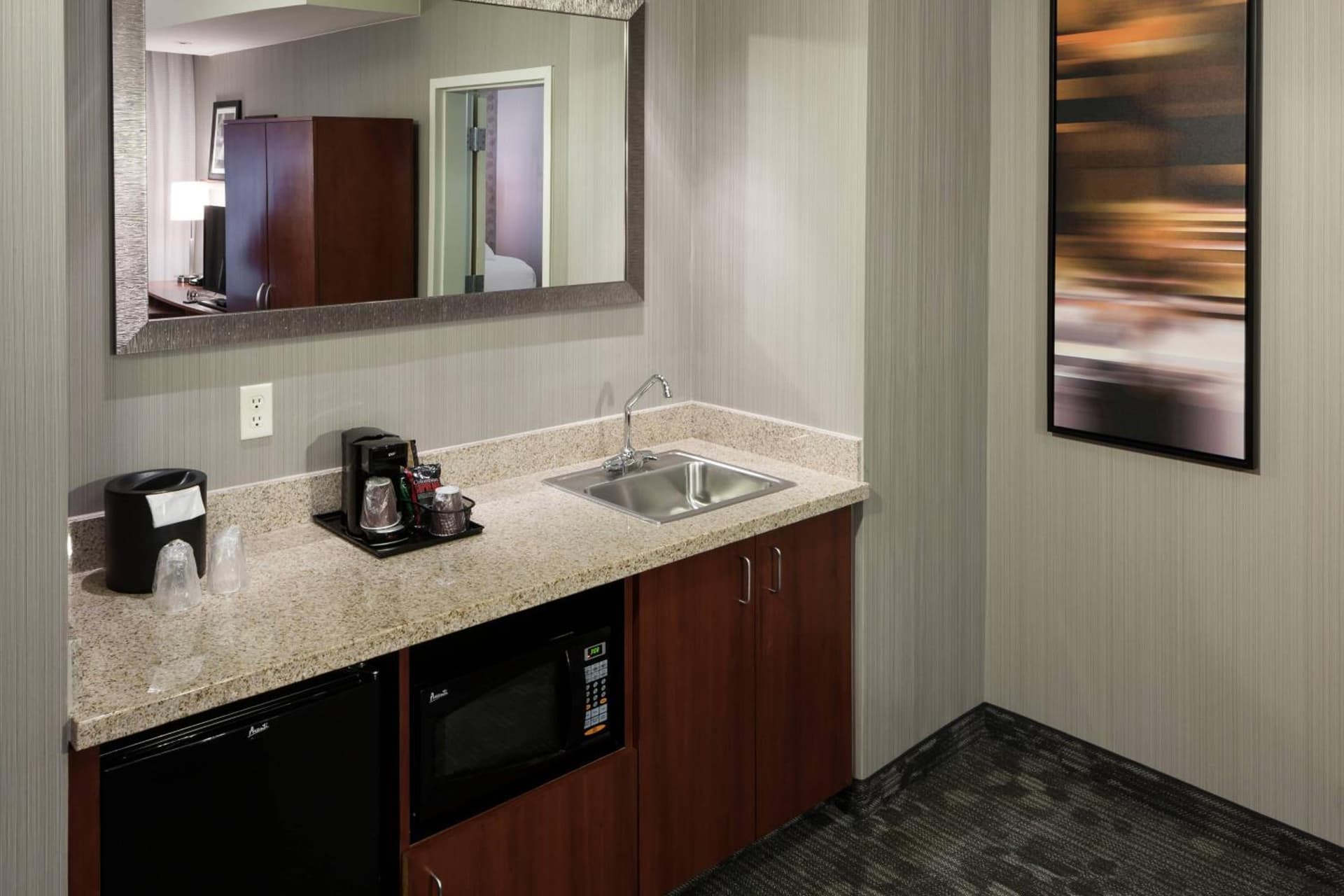 Courtyard by Marriott Santa Clarita Valencia property views in Valencia, CA — gallery photo 3