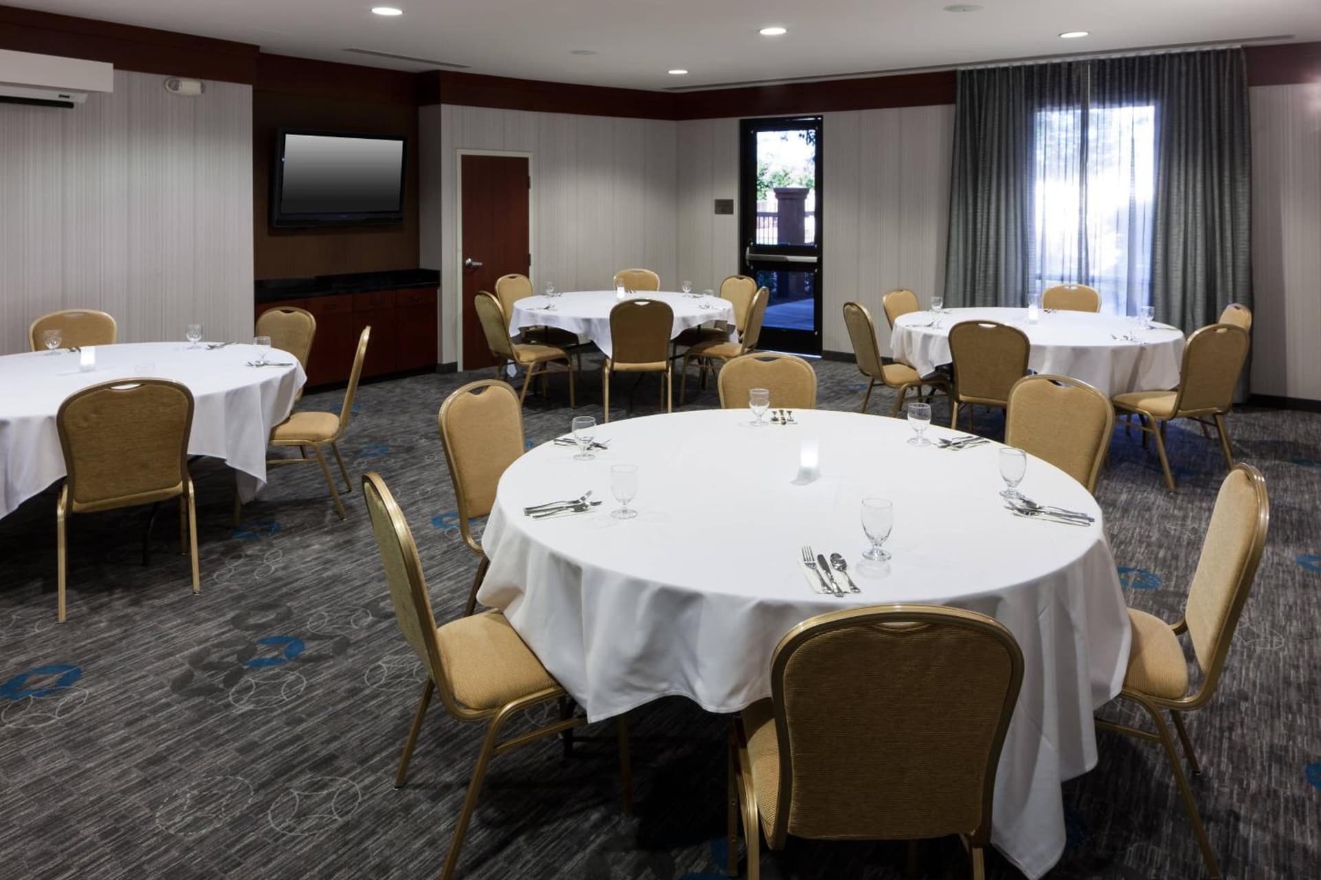 Courtyard by Marriott Santa Clarita Valencia gallery photo in Valencia, CA — image 9