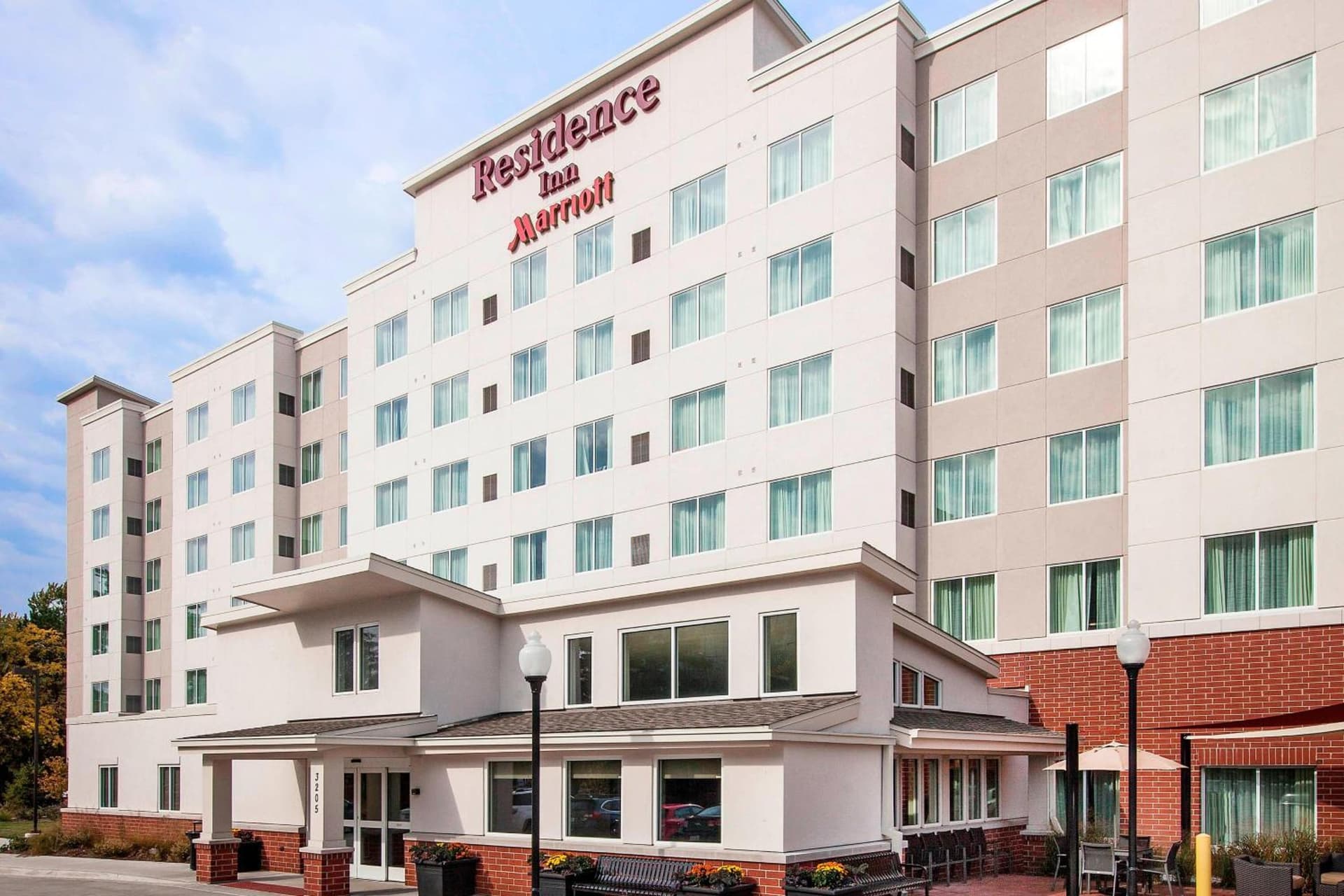 Residence Inn by Marriott Chicago Wilmette/Skokie interior in Wilmette, IL — gallery photo 2
