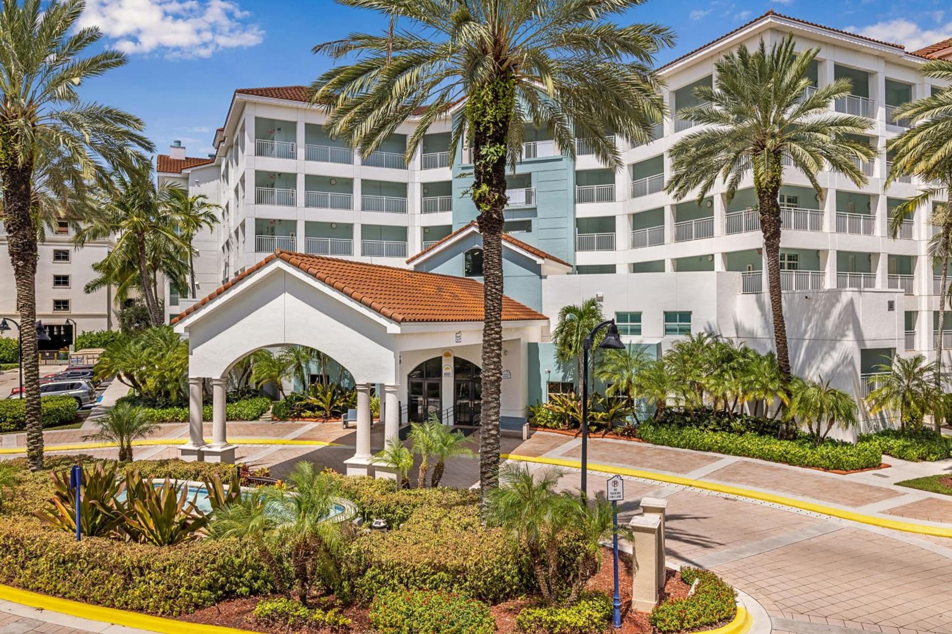 Marriott's Villas At Doral interior in Miami, FL — gallery photo 2