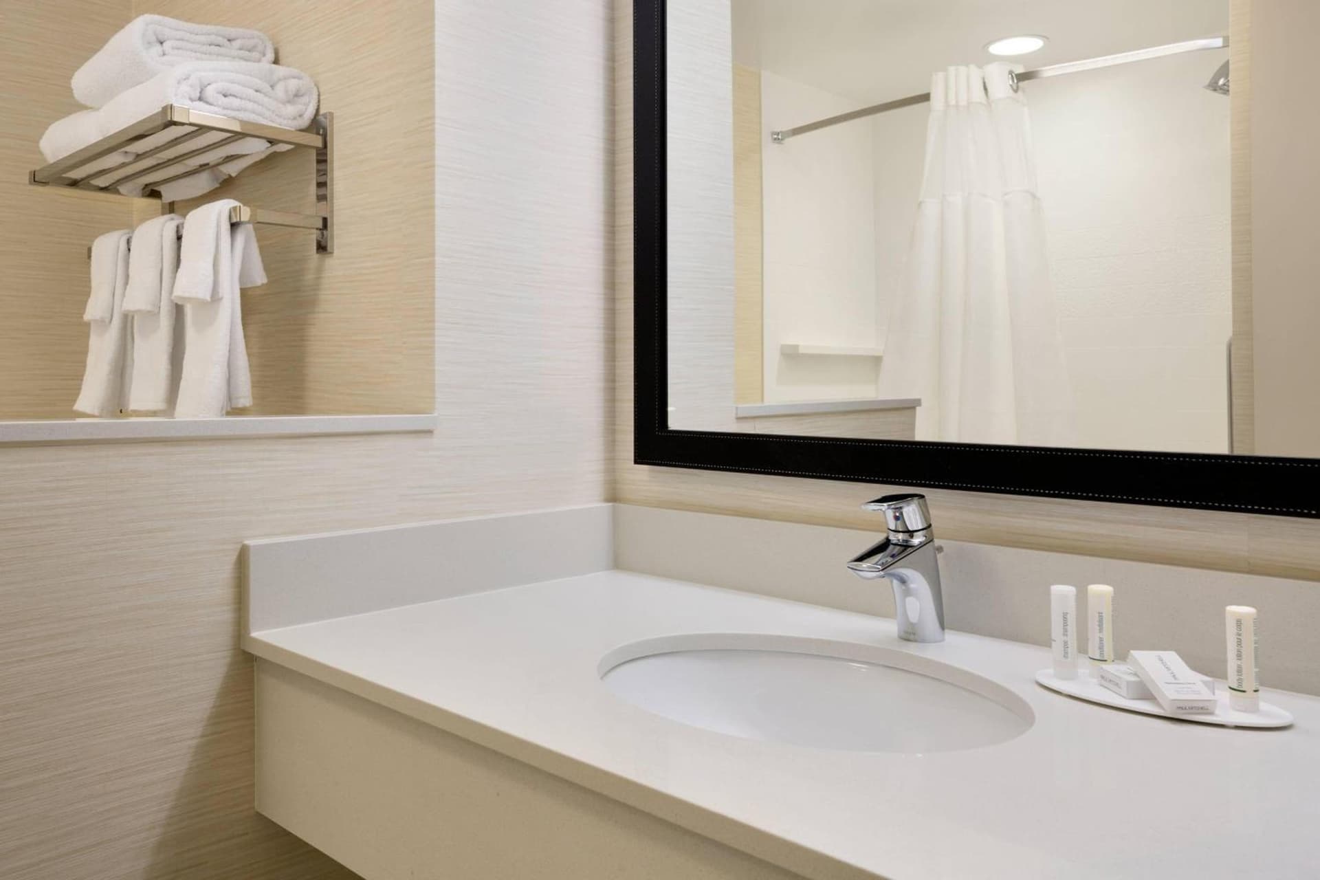 Fairfield Inn & Suites by Marriott Lancaster East at The Outlets gallery photo in Lancaster, PA — image 19