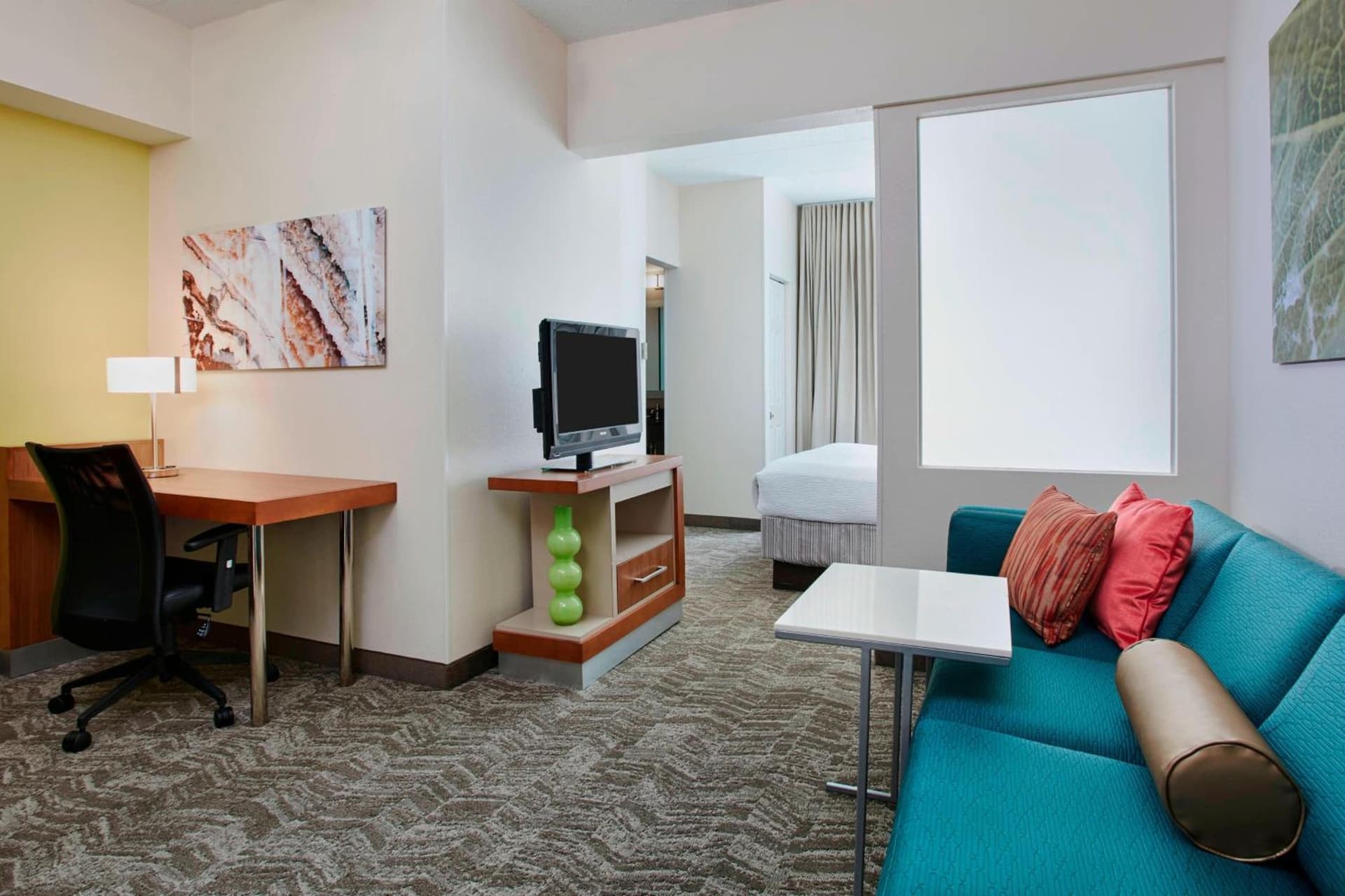 Springhill Suites by Marriott Chicago Schaumburg/Woodfield Mall property views in Schaumburg, IL — gallery photo 3