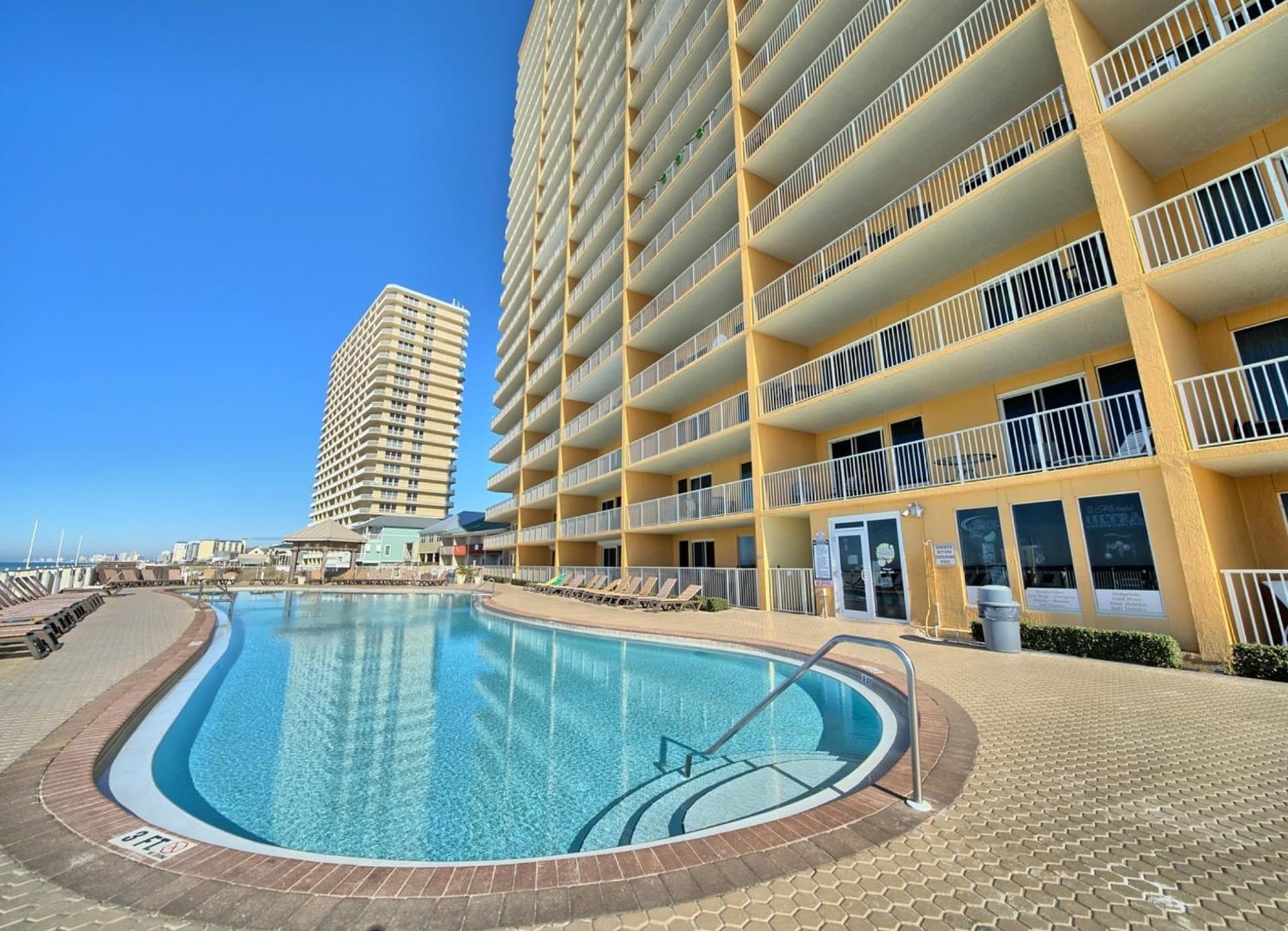 Treasure Island 2102 Beach Front interior in Panama City Beach, FL — gallery photo 2