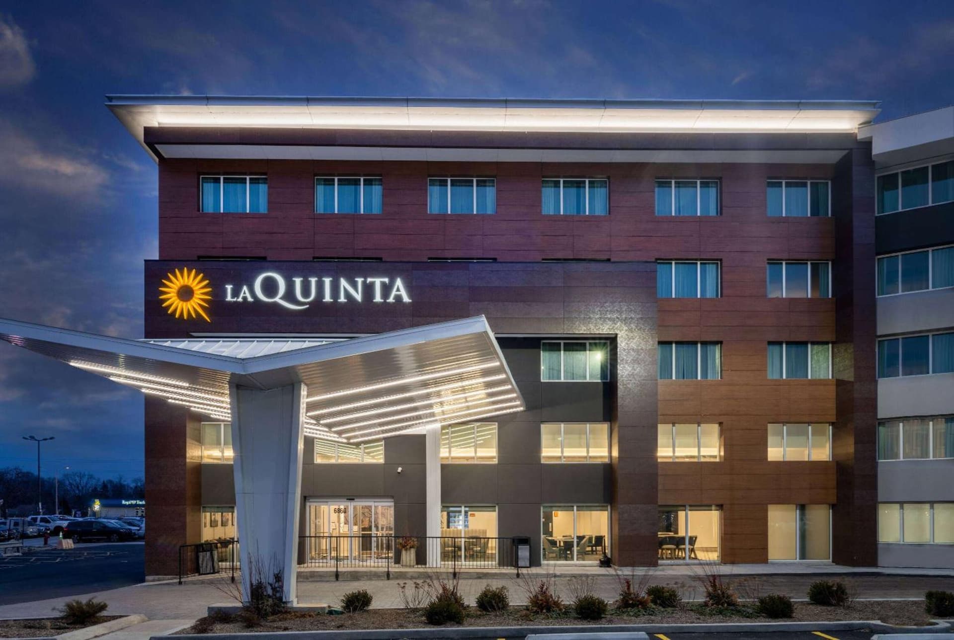 La Quinta by Wyndham Chicago O'Hare Airport property views in Rosemont, IL — gallery photo 3