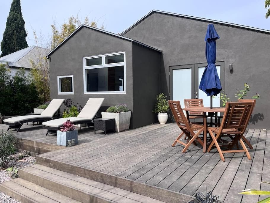 Venice Bungalows on Abbot Kinney featured exterior or lobby in Los Angeles, CA — similar hotel