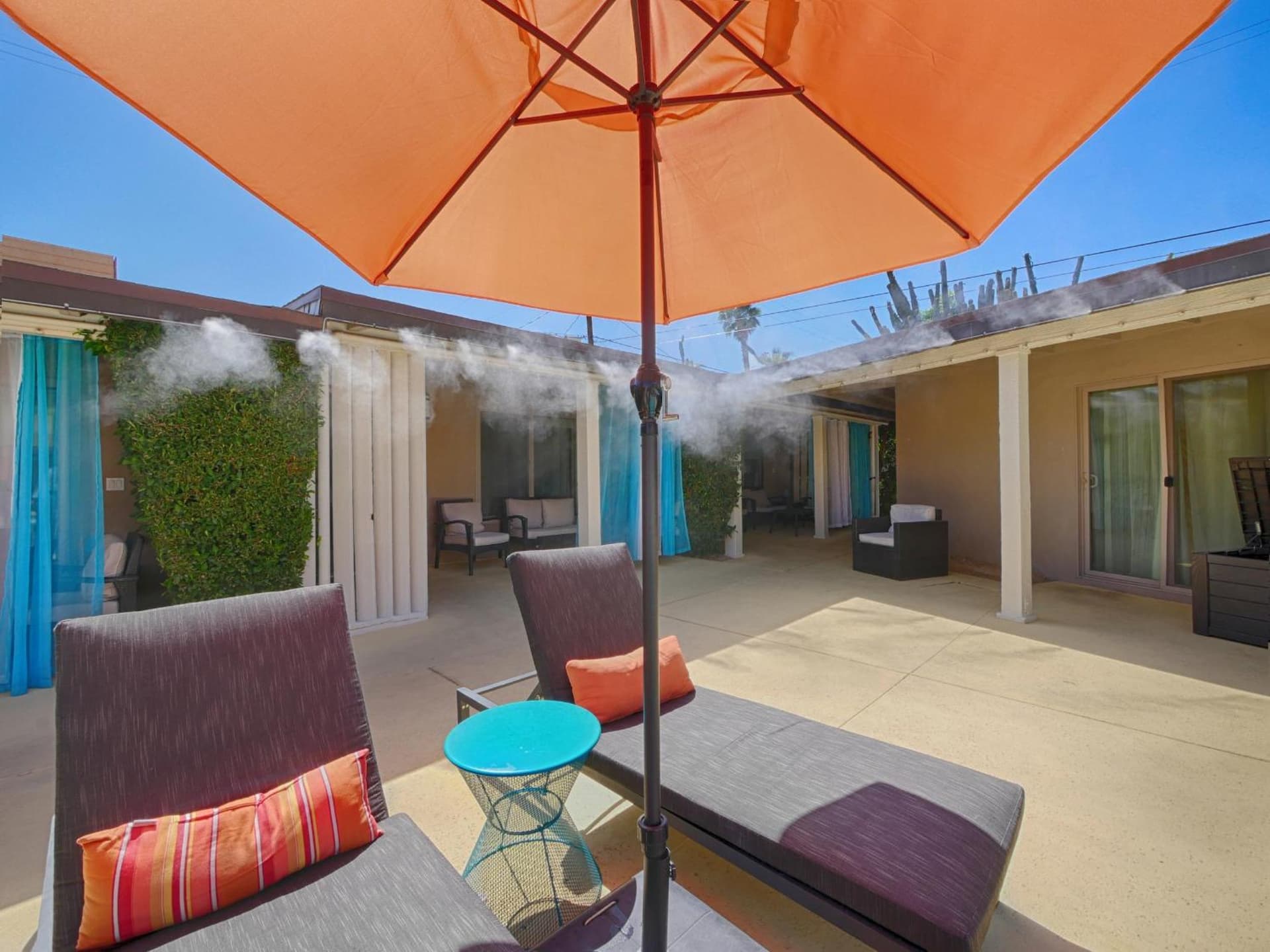 Little Paradise Hotel gallery photo in Palm Springs, CA — image 8