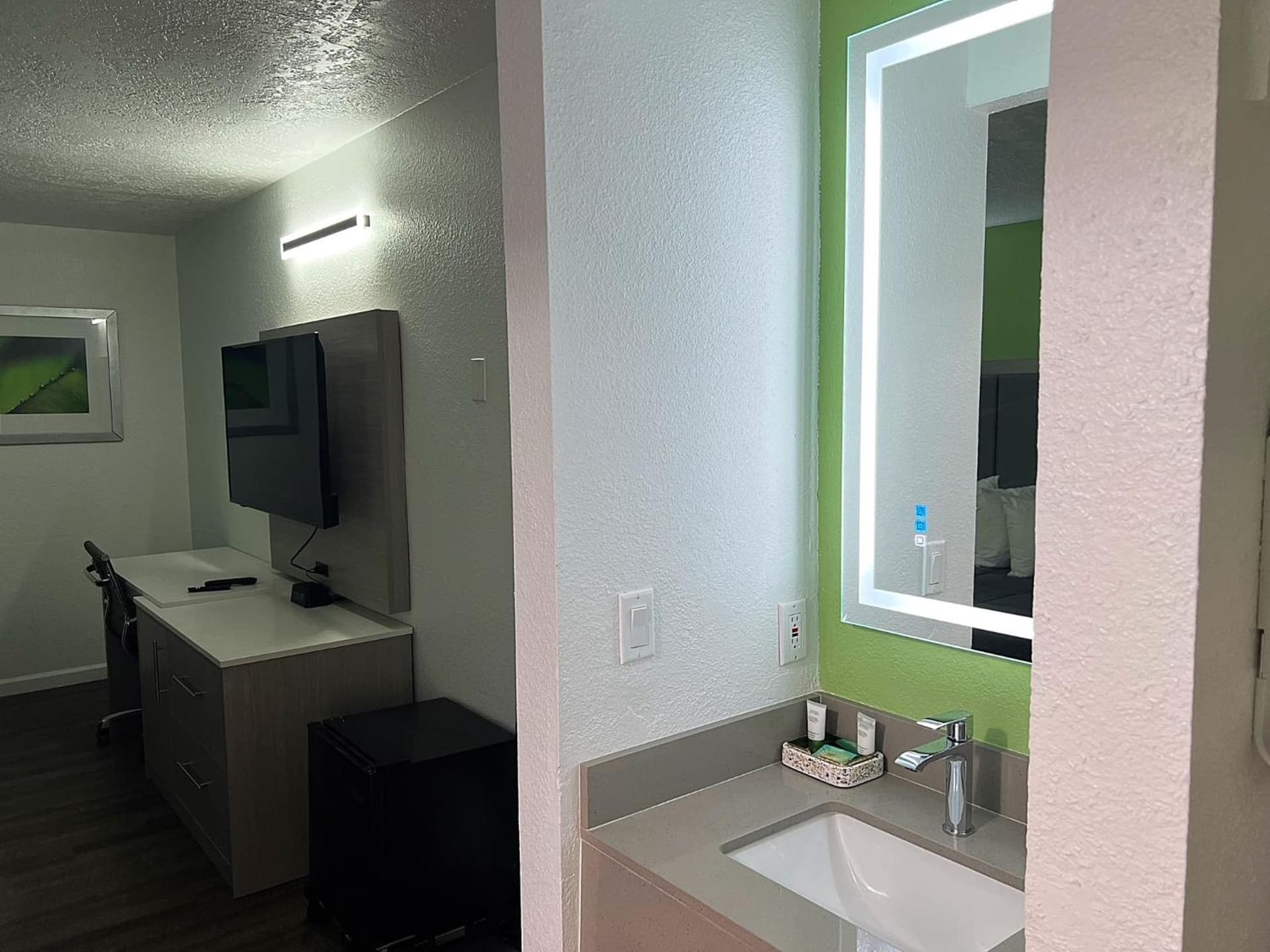 The Aqua Pacific Hotel gallery photo in Santa Cruz, CA — image 6