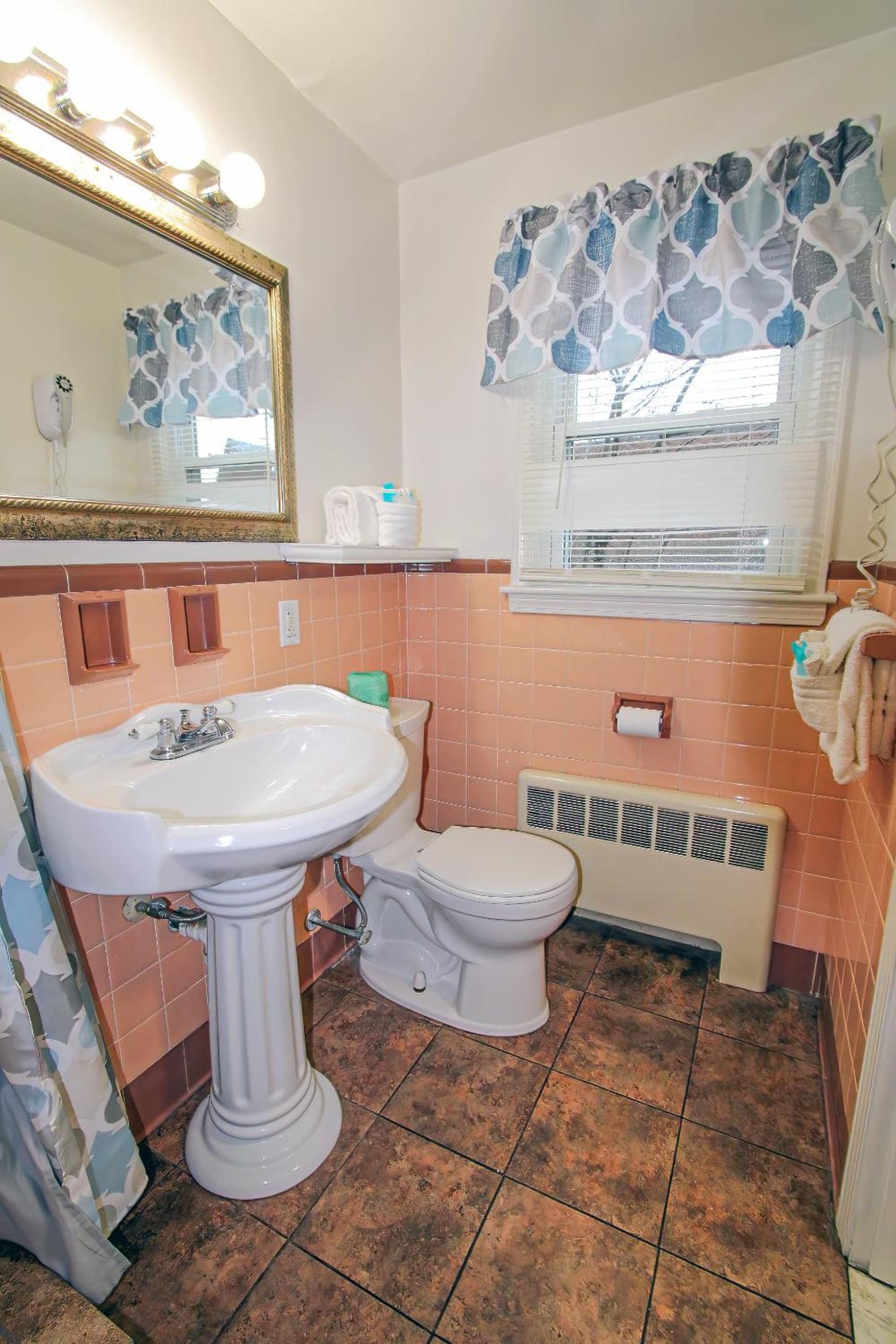 Colonial Inn Seekonk gallery photo in Seekonk, MA — image 39