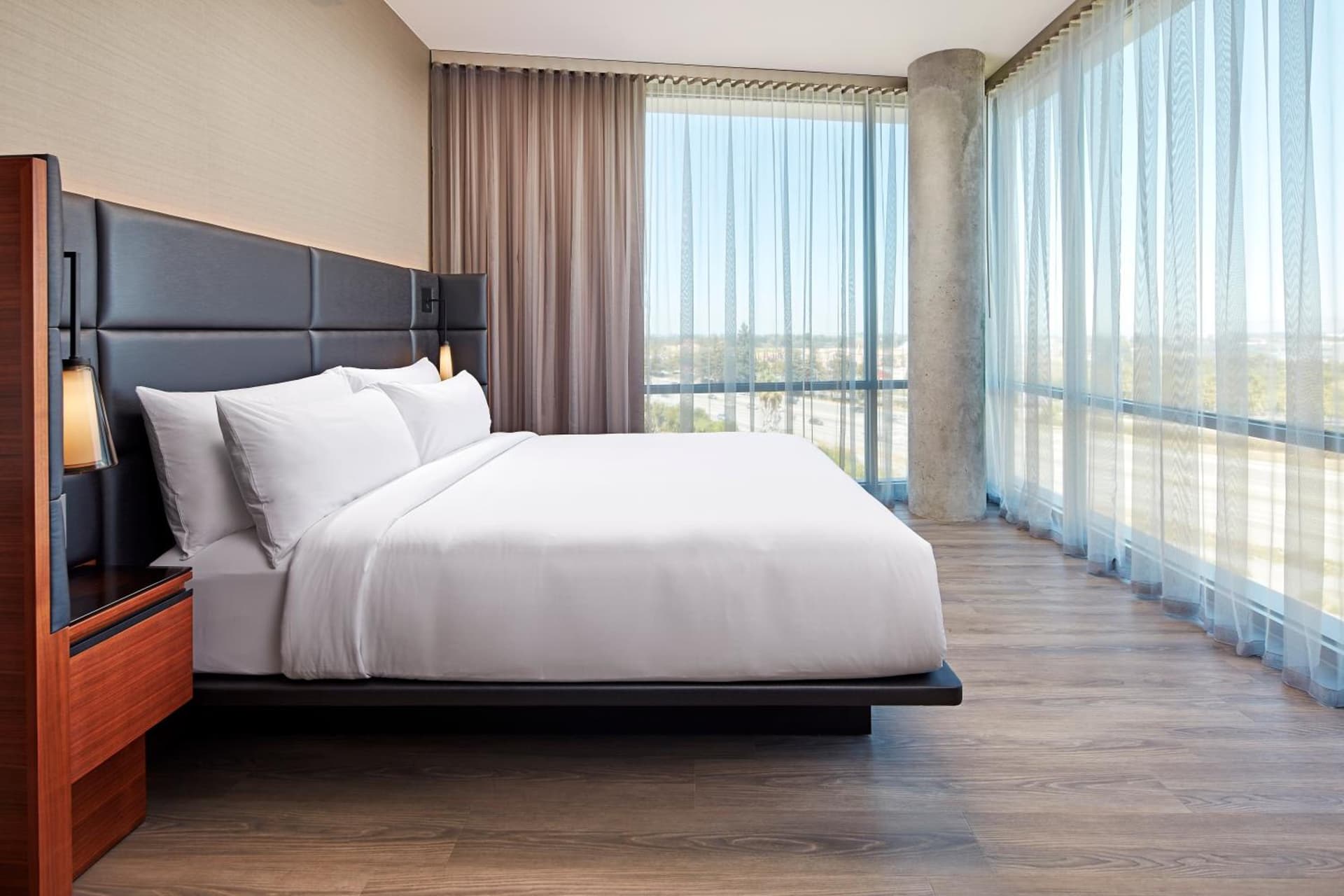 AC Hotel by Marriott Sunnyvale Cupertino gallery photo in Sunnyvale, CA — image 5