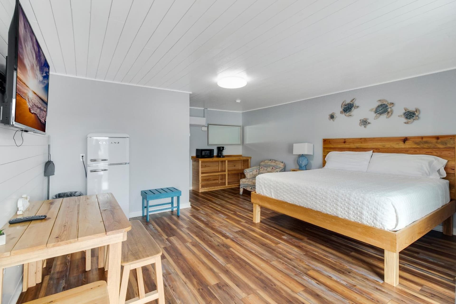 Anchor Inn Motel gallery photo in Oak Island, NC — image 16