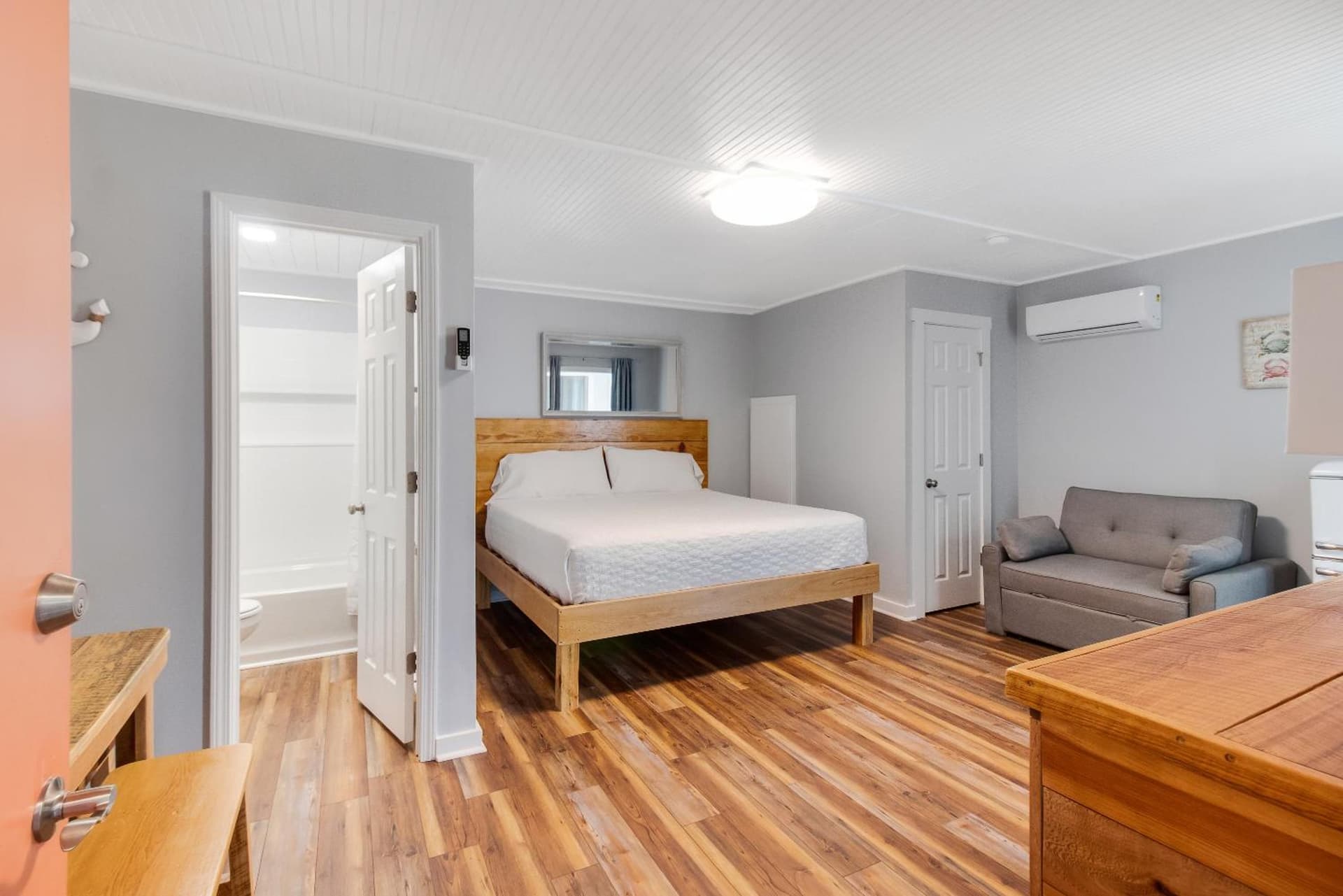 Anchor Inn Motel gallery photo in Oak Island, NC — image 21
