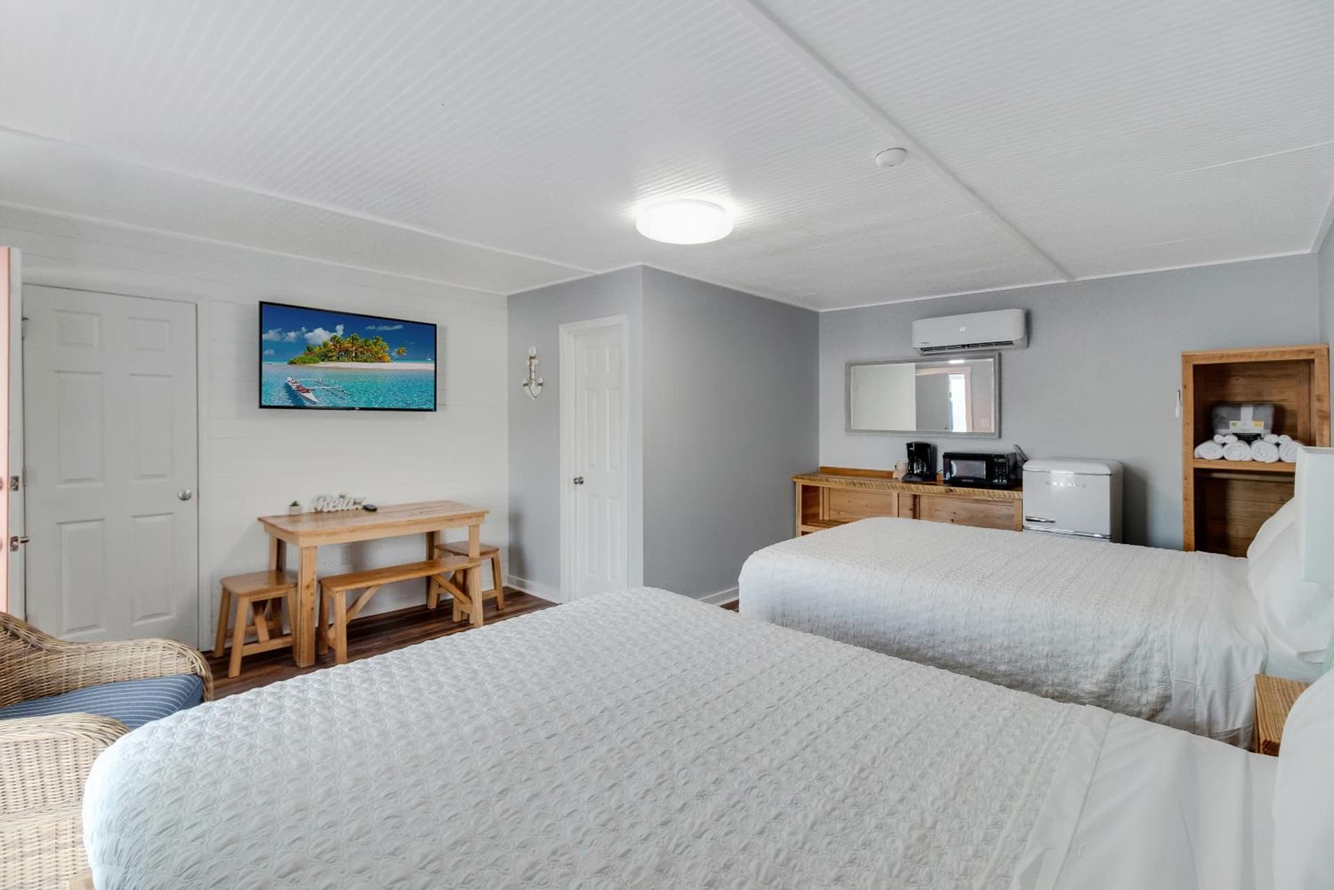 Anchor Inn Motel gallery photo in Oak Island, NC — image 26
