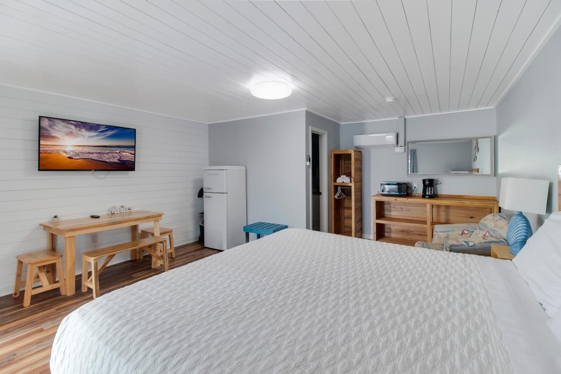 Anchor Inn Motel gallery photo in Oak Island, NC — image 22