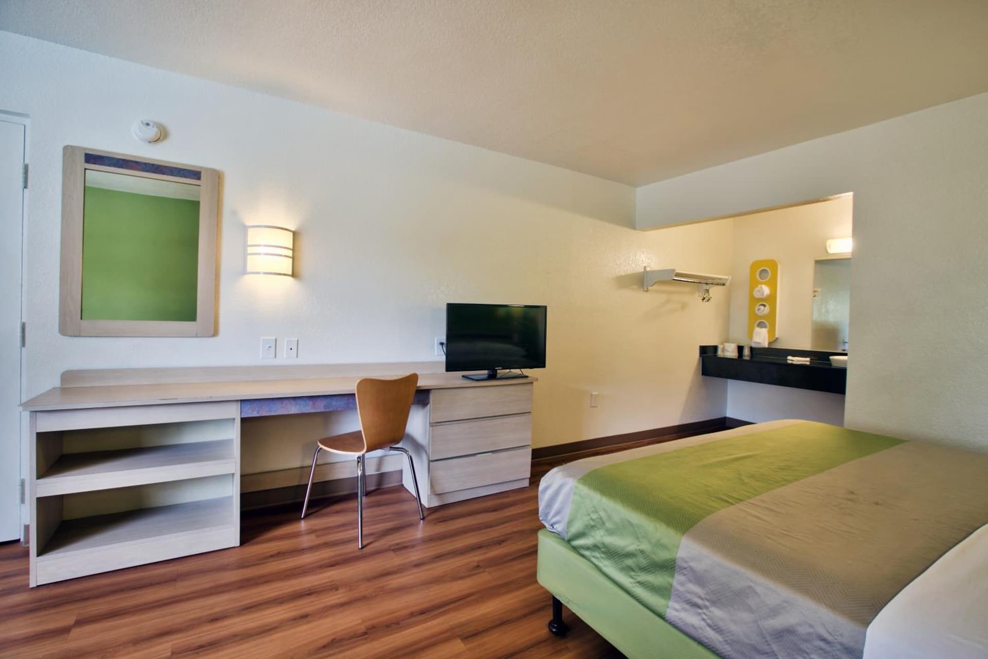 Motel 6-Tallahassee, FL - Downtown gallery photo in Tallahassee, FL — image 25