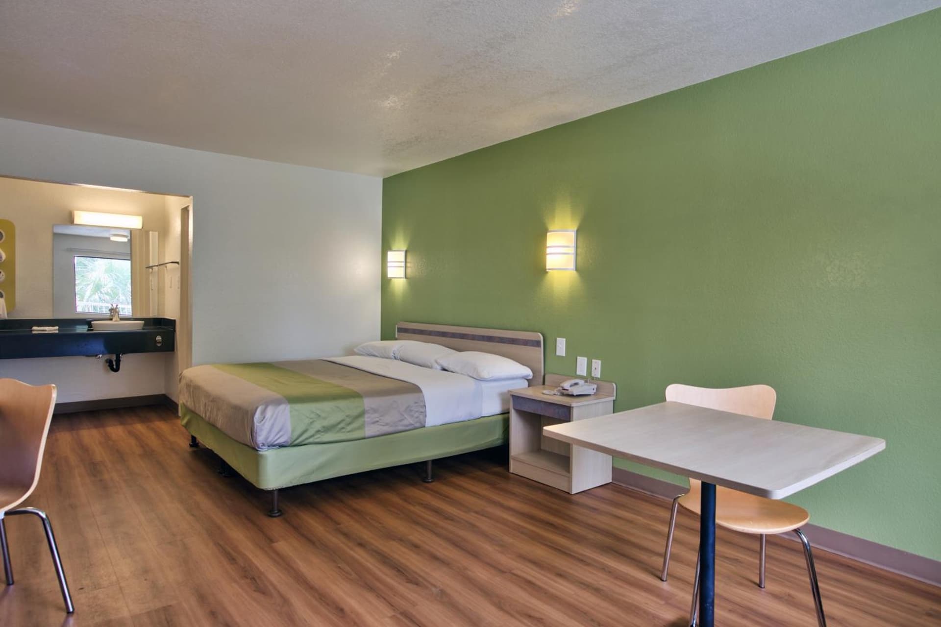 Motel 6-Tallahassee, FL - Downtown gallery photo in Tallahassee, FL — image 40