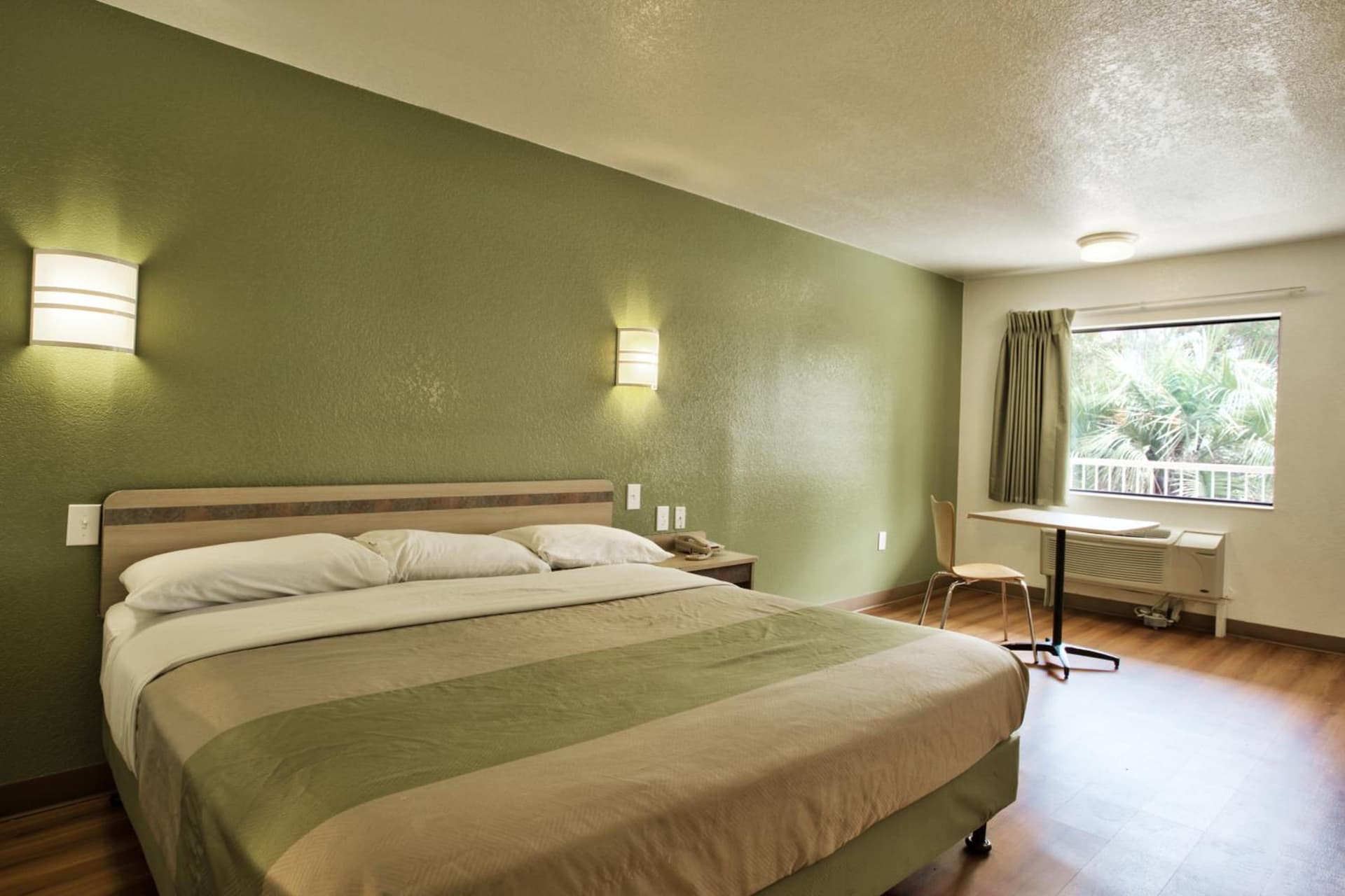 Motel 6-Tallahassee, FL - Downtown gallery photo in Tallahassee, FL — image 37