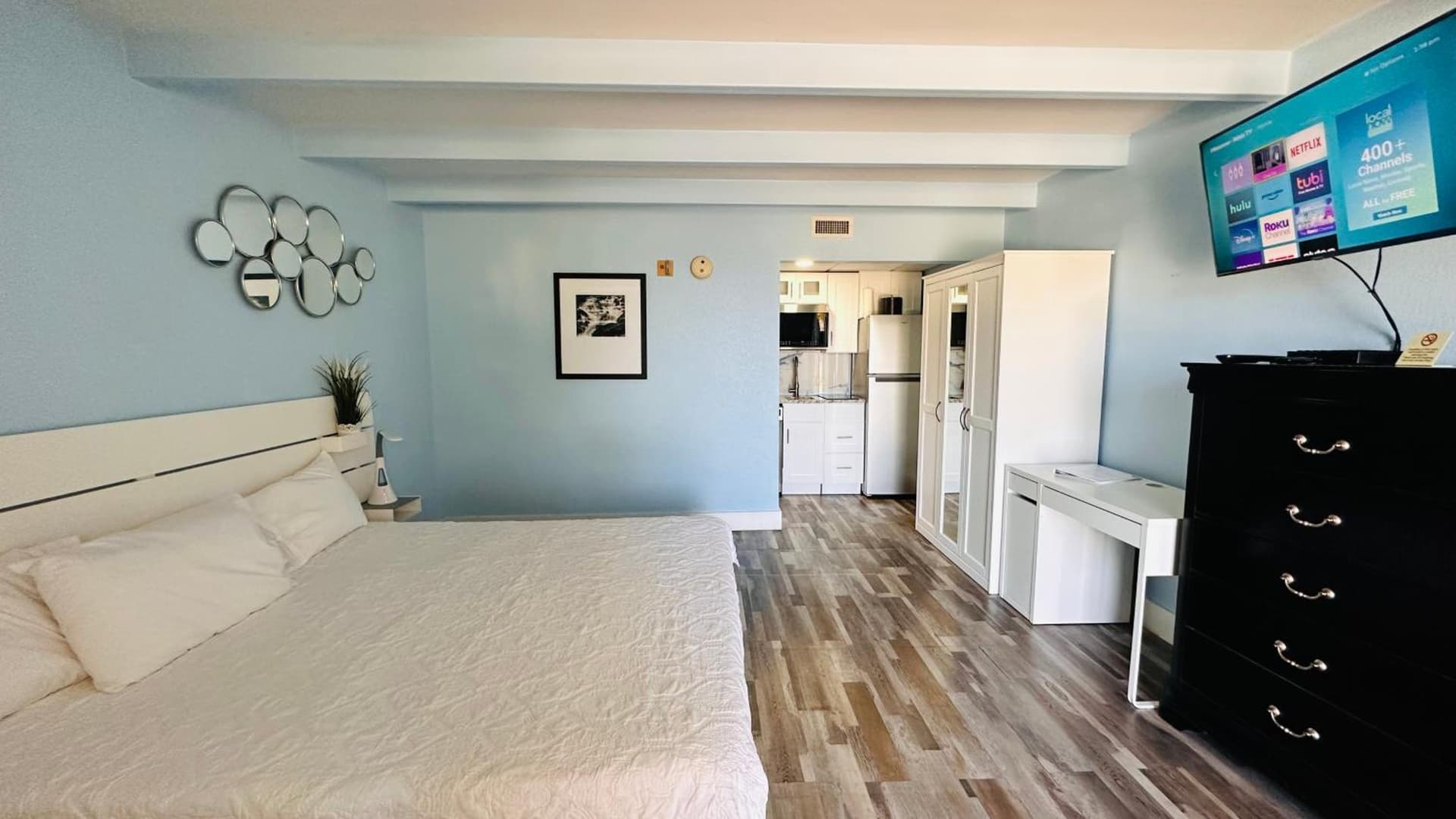 TAMPA BAY, BEACH step away, WIFI, FREE PARKING,POOLS, JACUZZI gallery photo in Ruskin, FL — image 49