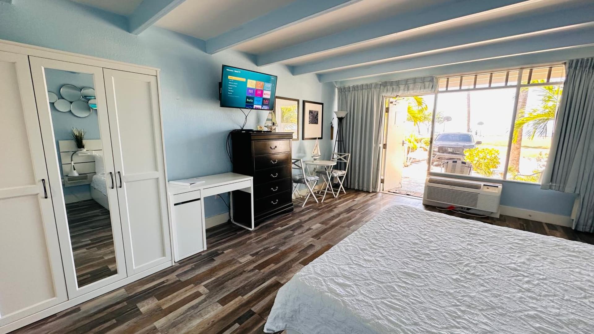 TAMPA BAY, BEACH step away, WIFI, FREE PARKING,POOLS, JACUZZI gallery photo in Ruskin, FL — image 87