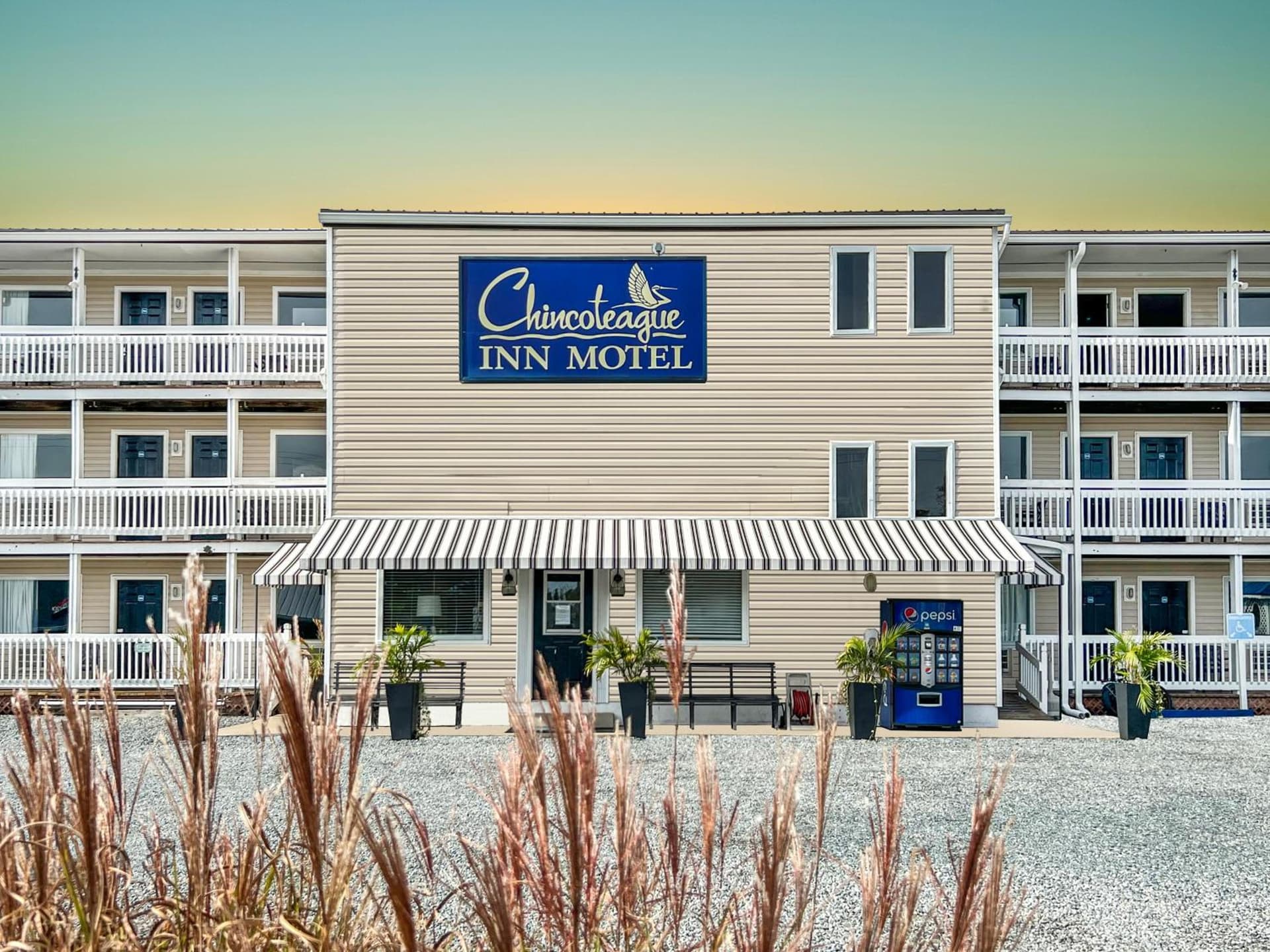 Chincoteague Inn interior in Chincoteague, VA — gallery photo 2