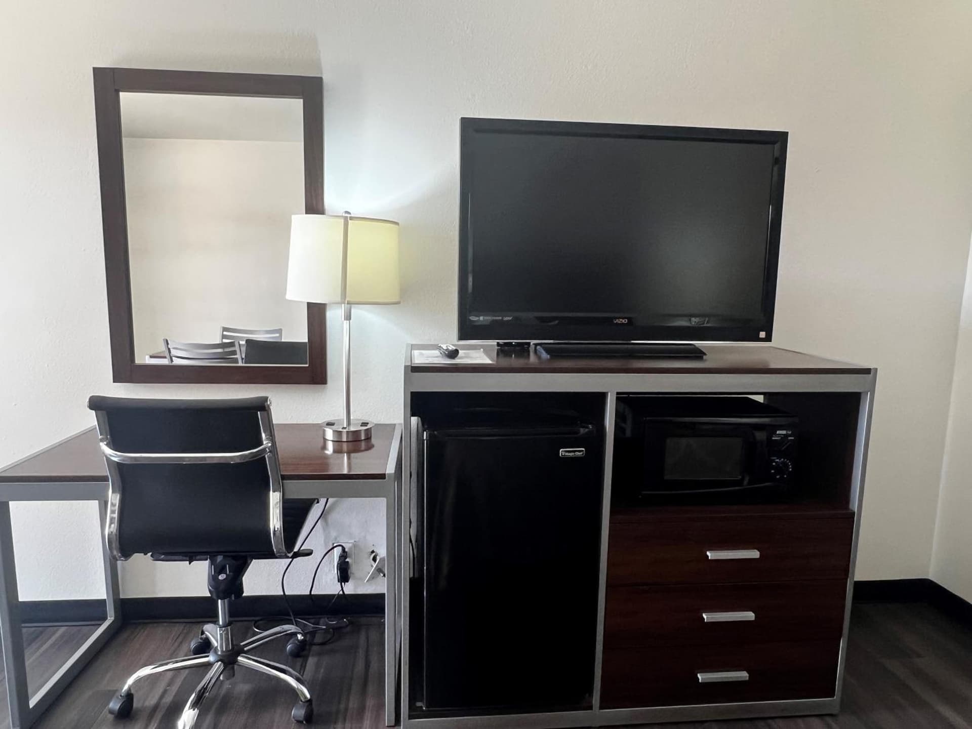 Super 8 by Wyndham Slidell interior in Slidell, LA — gallery photo 2
