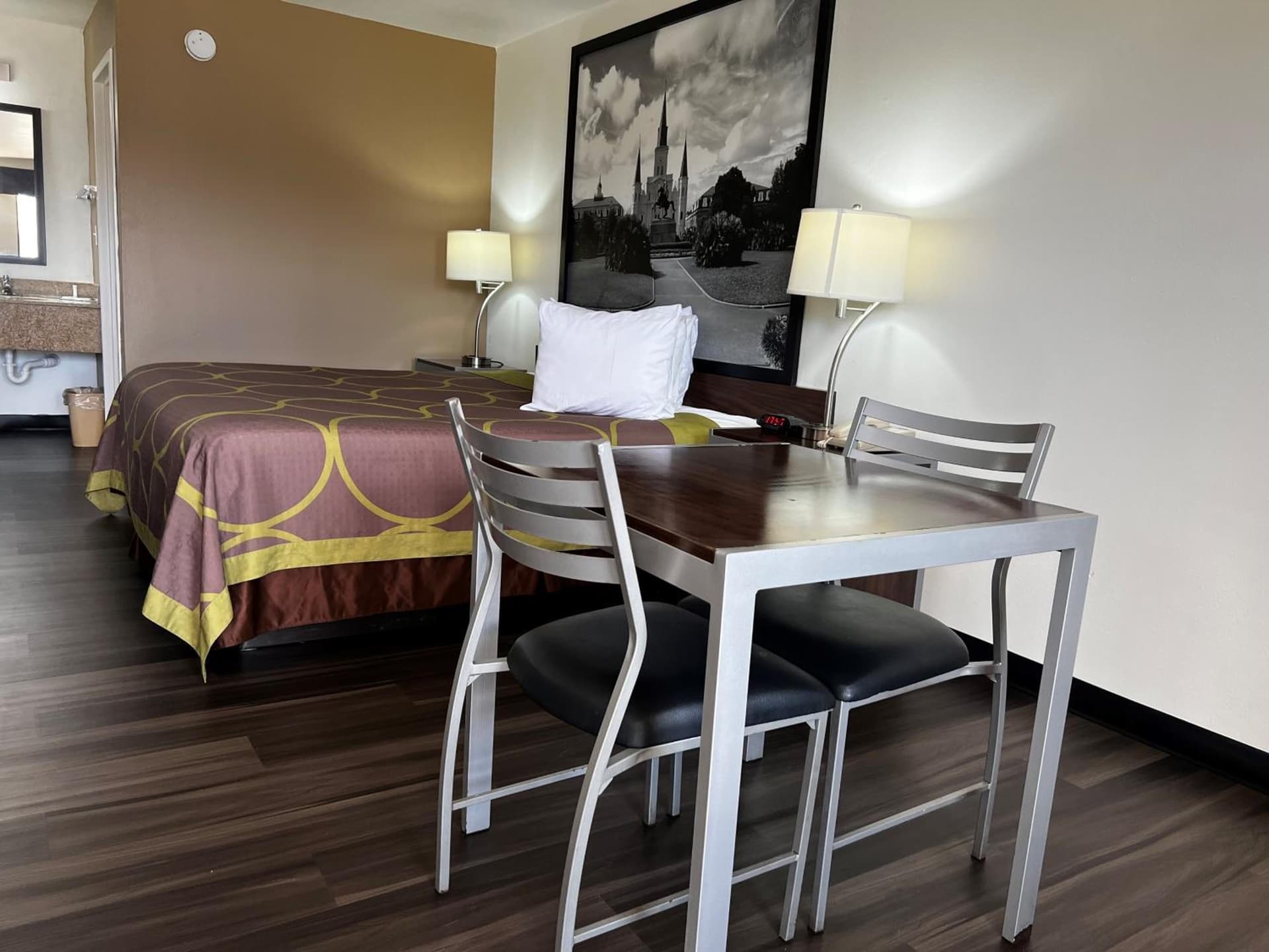 Super 8 by Wyndham Slidell property views in Slidell, LA — gallery photo 3