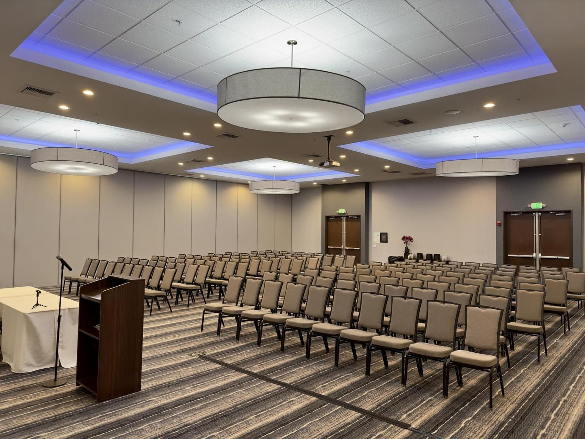 Holiday Inn Carlsbad/San Diego by IHG gallery photo in Carlsbad, CA — image 41