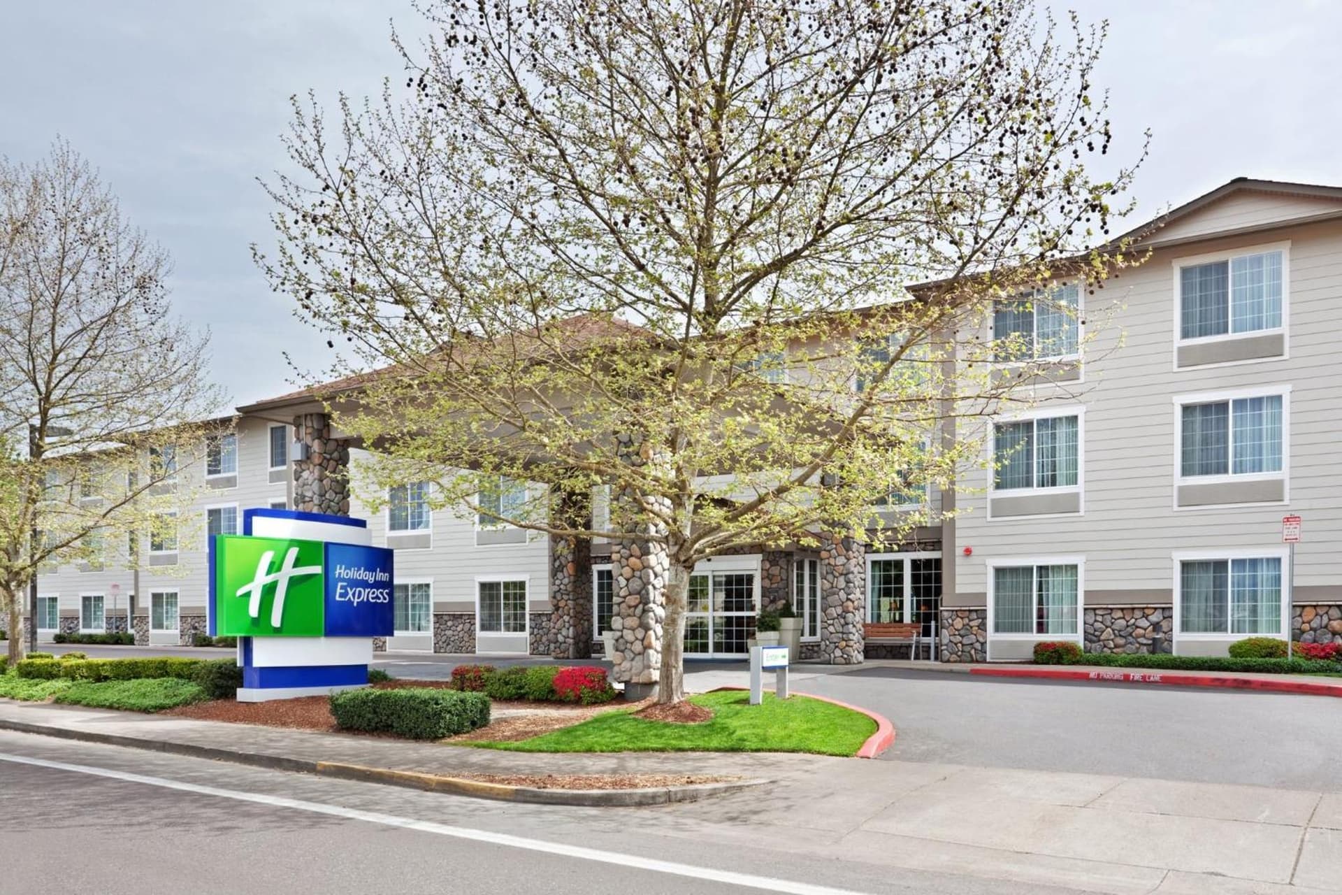 Holiday Inn Express Corvallis-On the River by IHG featured exterior or lobby in Corvallis, OR — similar hotel