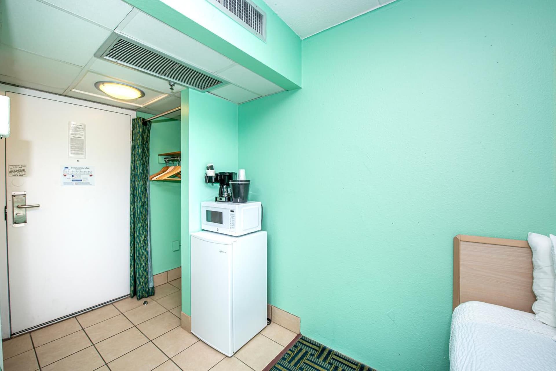 The Schooner Inn gallery photo in Virginia Beach, VA — image 15