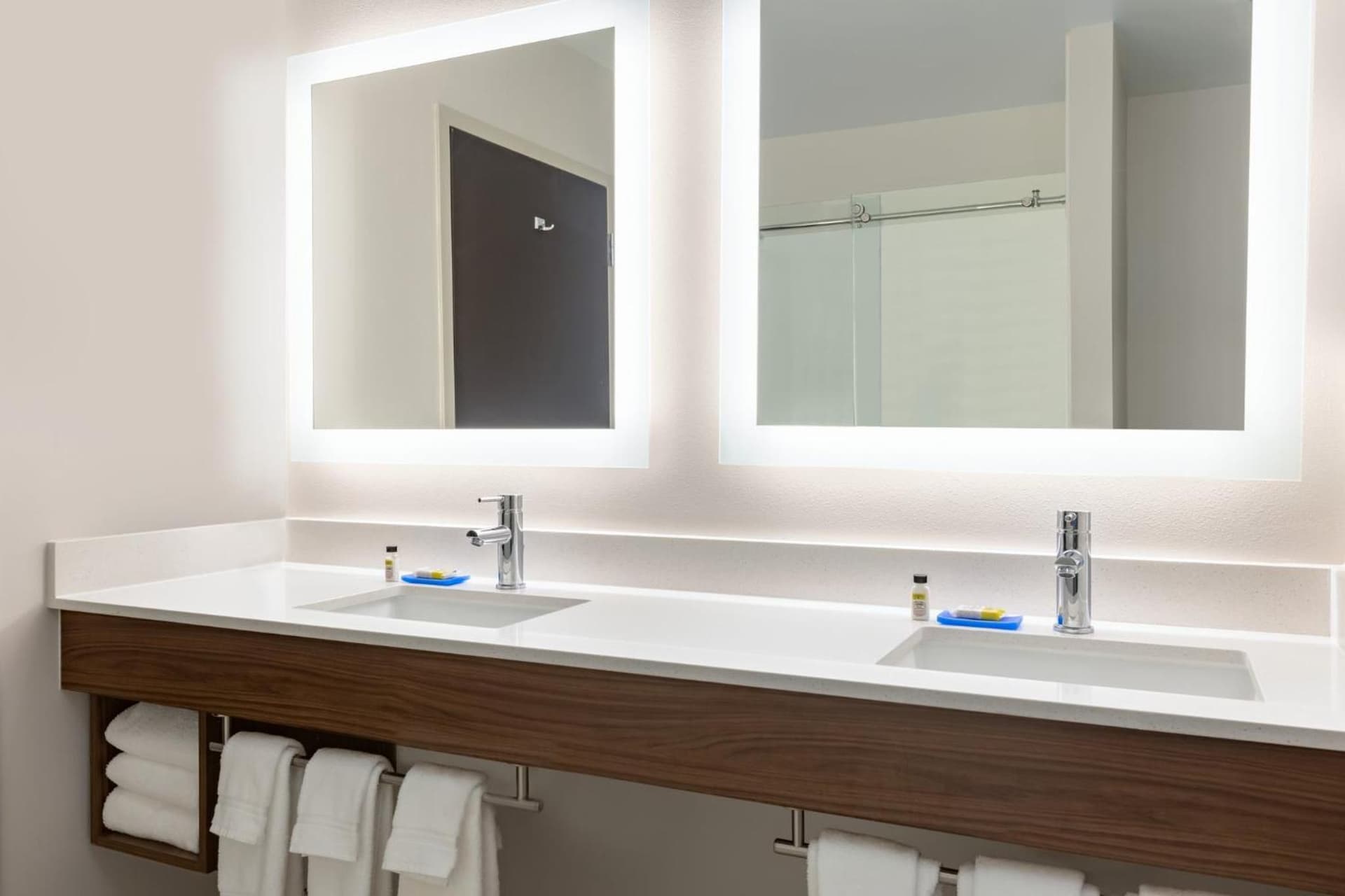 Holiday Inn Express Hotel & Suites Opelika Auburn by IHG gallery photo in Opelika, AL — image 27
