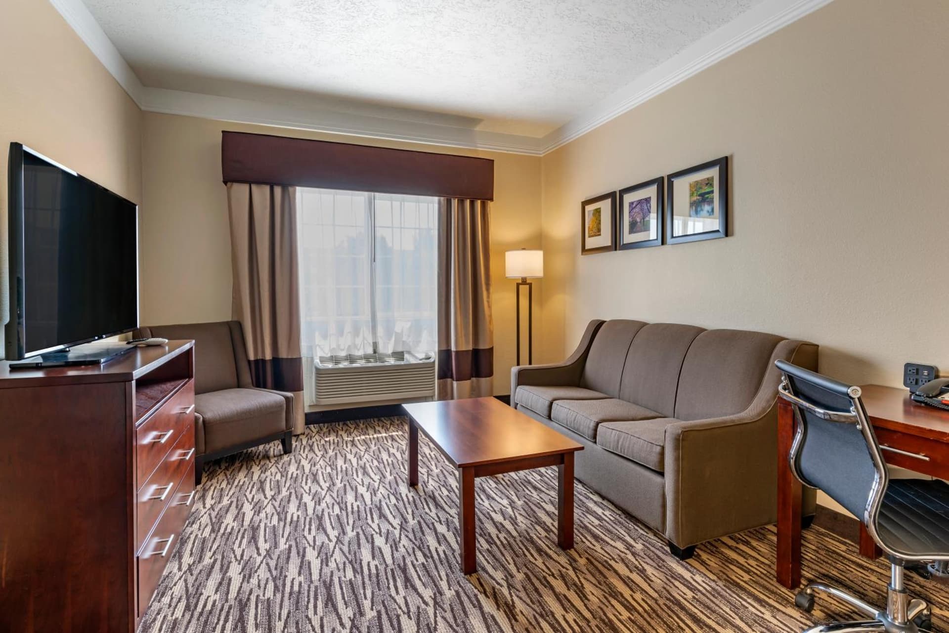 Comfort Suites Salem gallery photo in Salem, OR — image 18