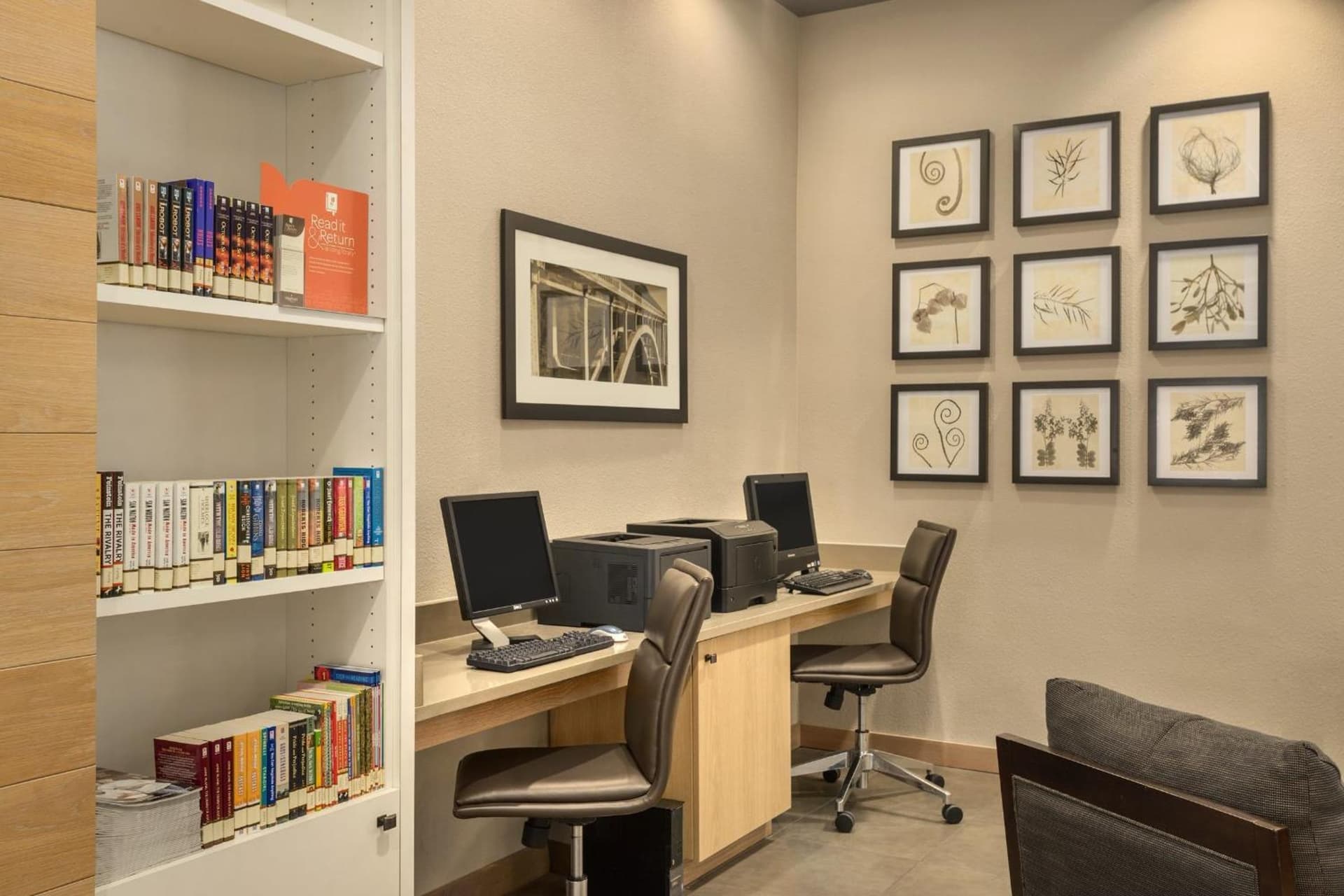 GreenTree Inn & Suites Phoenix Sky Harbor gallery photo in Phoenix, AZ — image 33