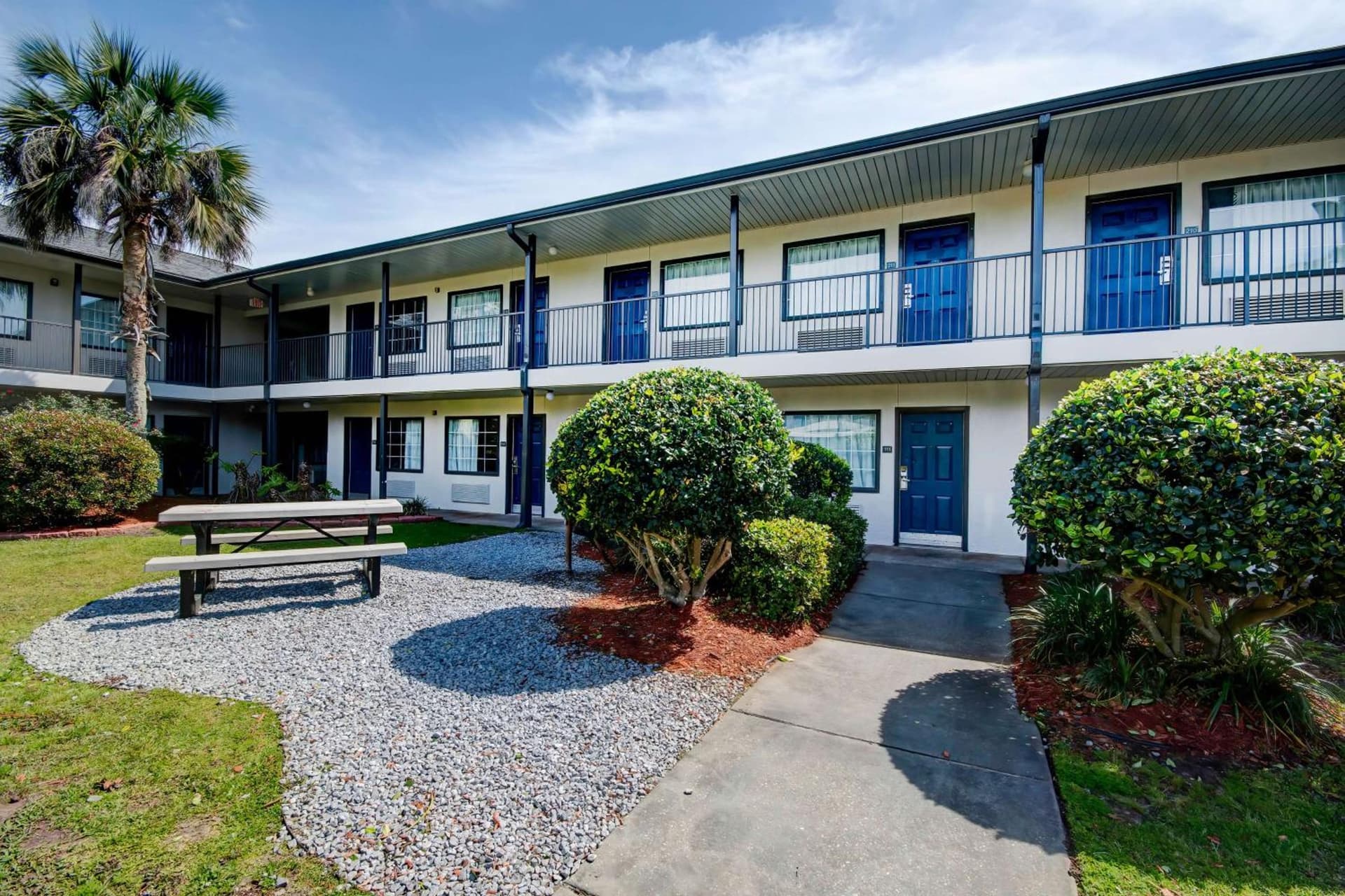 Studio 6 Extended Stay - Ocean Springs, MS interior in Ocean Springs, MS — gallery photo 2