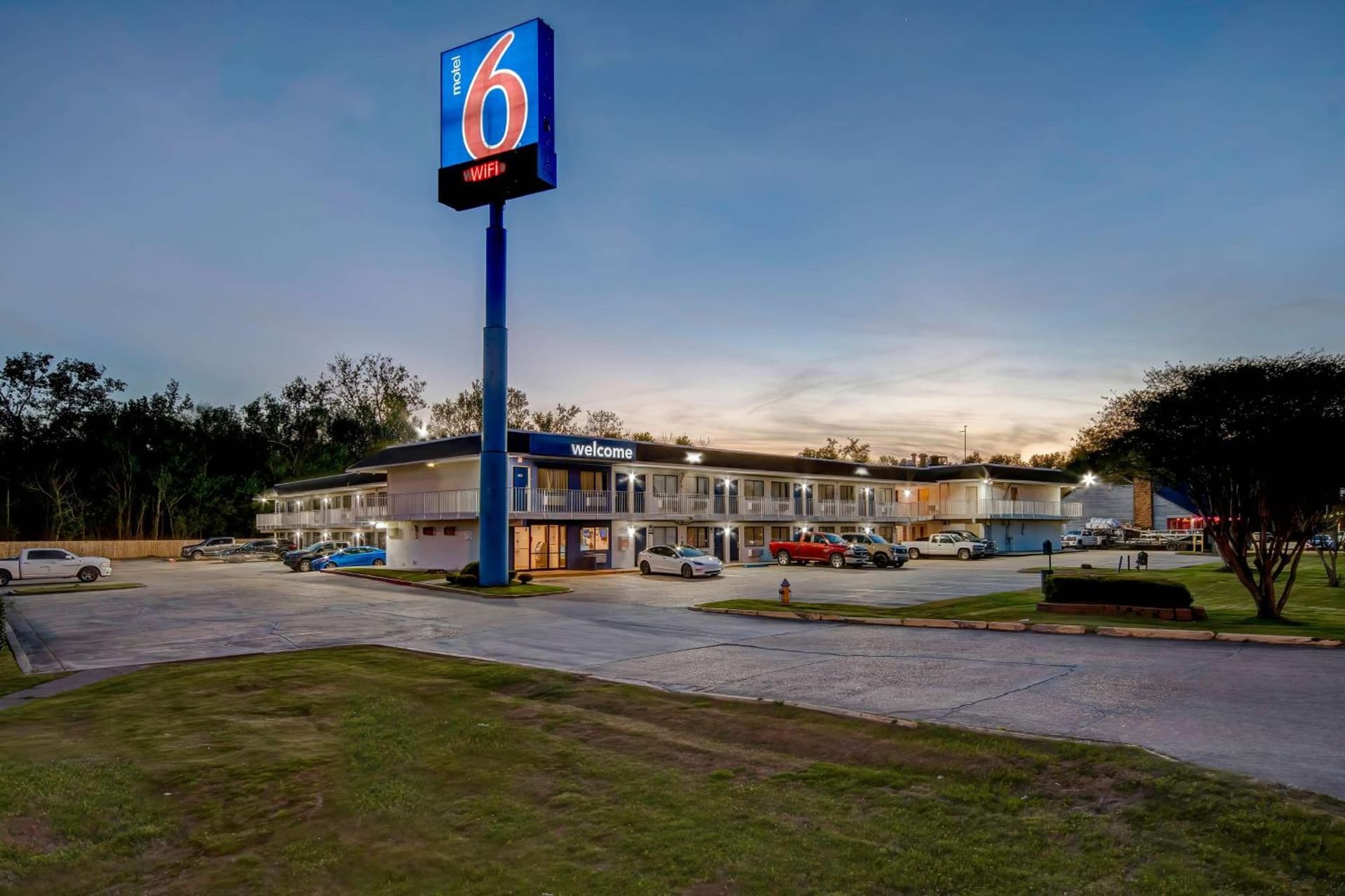 Motel 6-Port Allen, LA - Baton Rouge featured exterior or lobby in Port Allen, LA — similar hotel