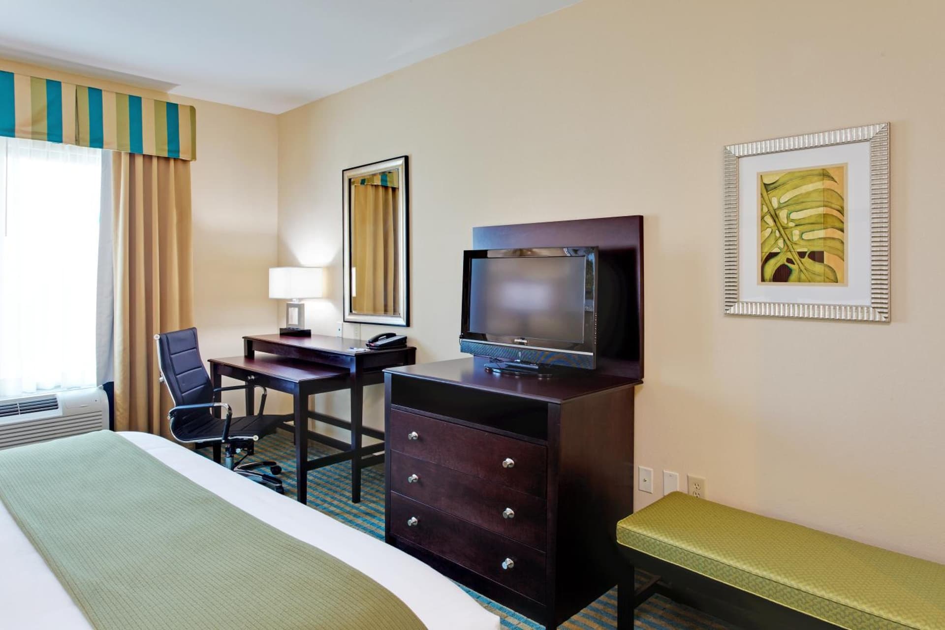 Holiday Inn Express Hotel & Suites Gulf Shores by IHG property views in Gulf Shores, AL — gallery photo 3