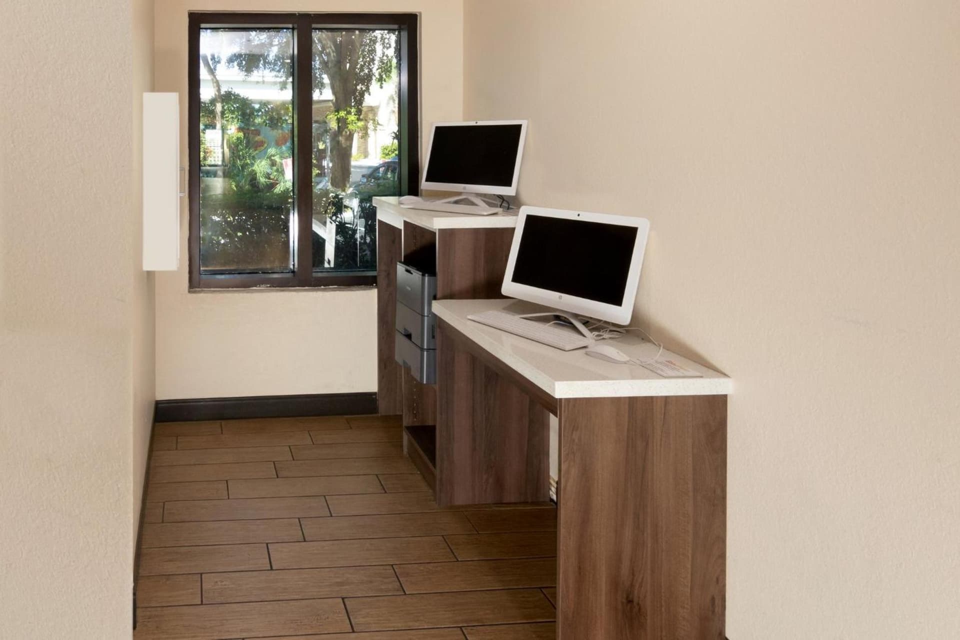 Red Roof Inn PLUS Miami Airport gallery photo in Miami, FL — image 7