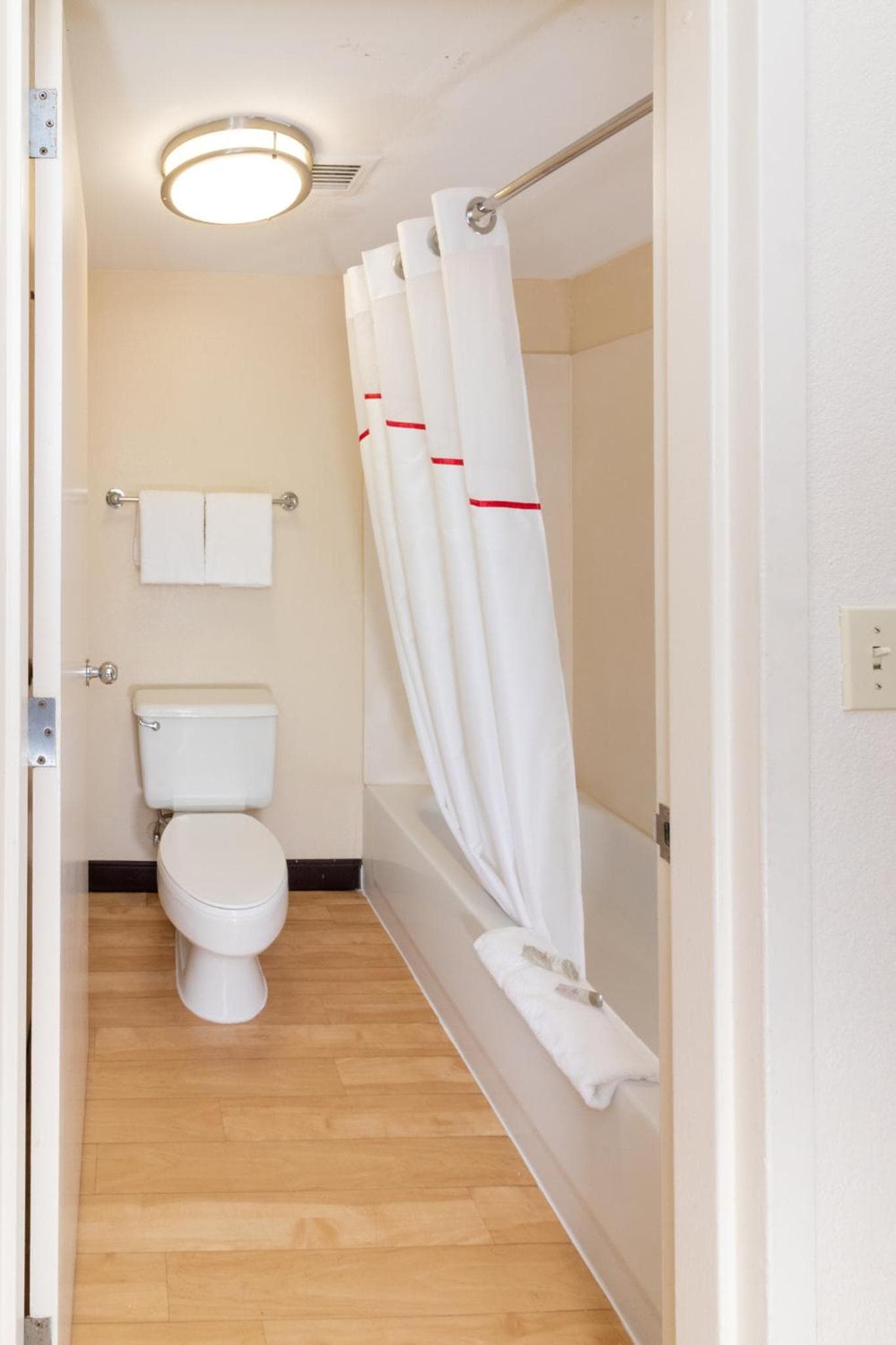 Red Roof Inn PLUS Miami Airport gallery photo in Miami, FL — image 15
