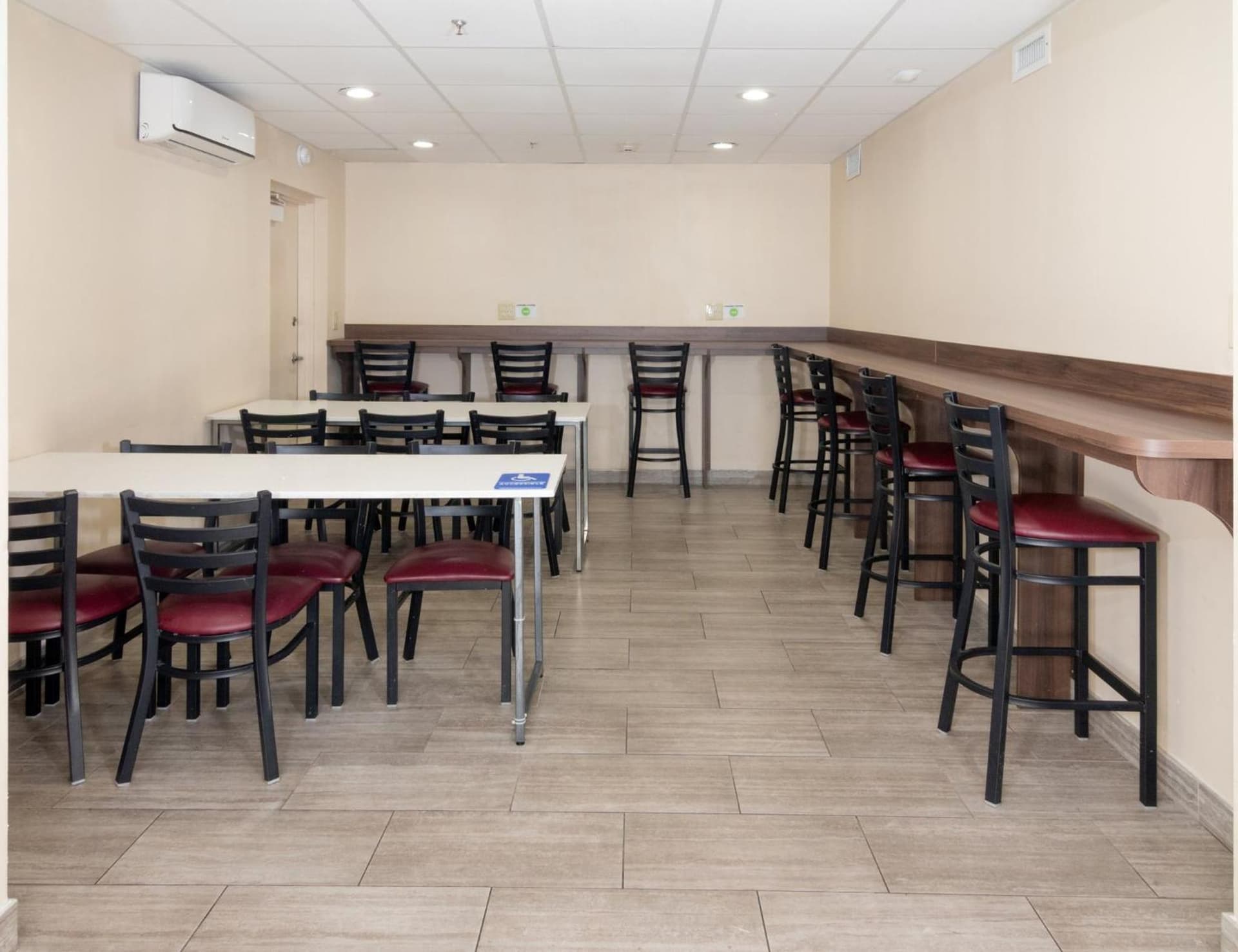 Red Roof Inn PLUS Miami Airport gallery photo in Miami, FL — image 32