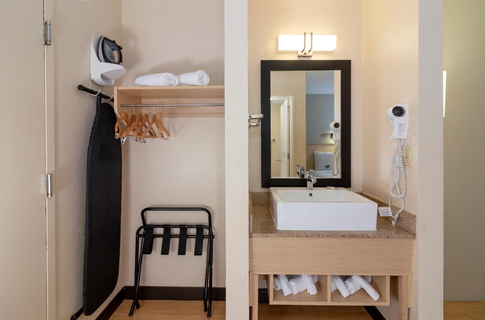 Red Roof Inn PLUS Miami Airport property views in Miami, FL — gallery photo 3