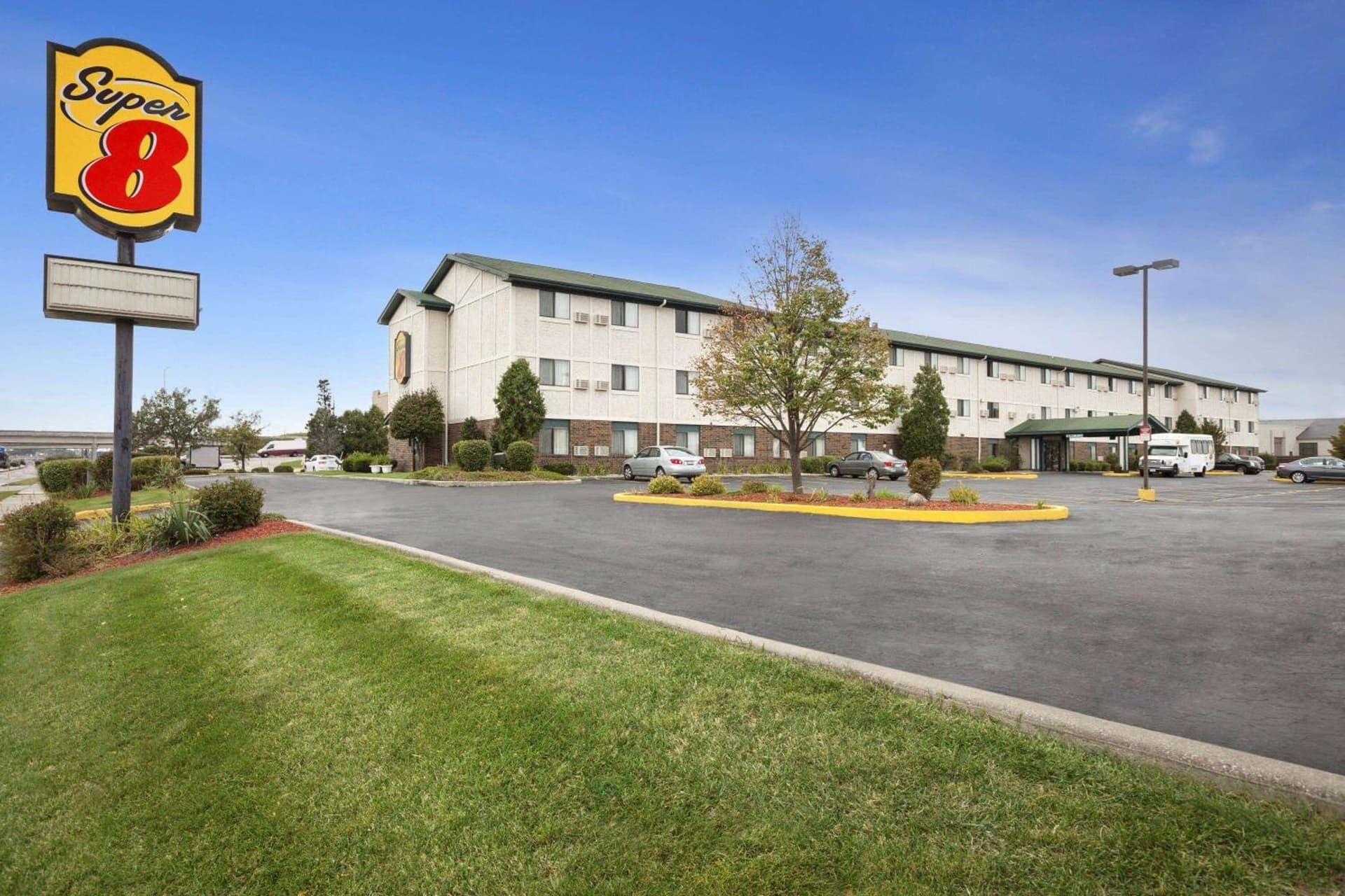 Super 8 by Wyndham Milwaukee Airport featured exterior or lobby in Milwaukee, WI — similar hotel