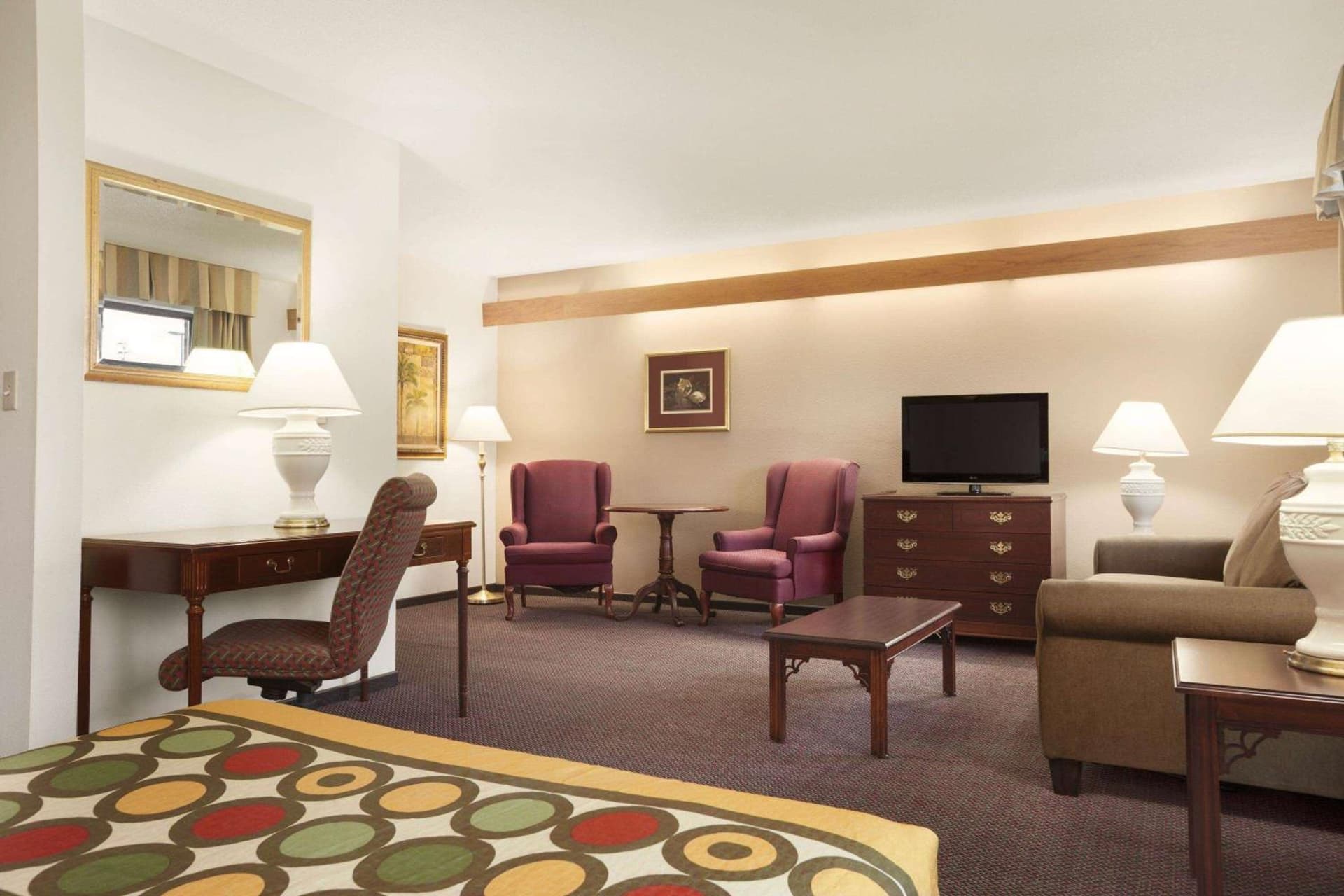 Super 8 by Wyndham Milwaukee Airport gallery photo in Milwaukee, WI — image 32