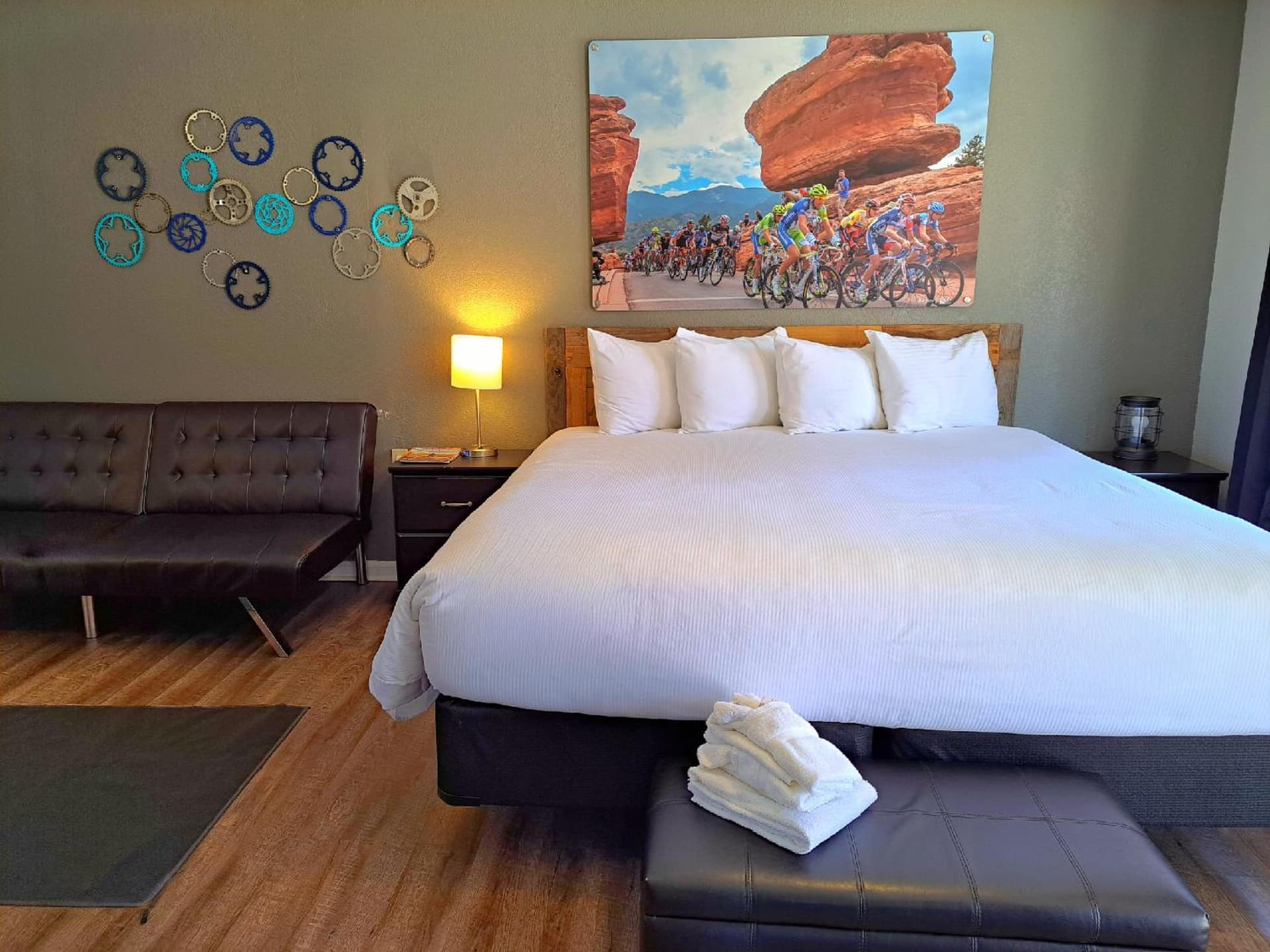 Buffalo Lodge Bicycle Resort interior in Colorado Springs, CO — gallery photo 2