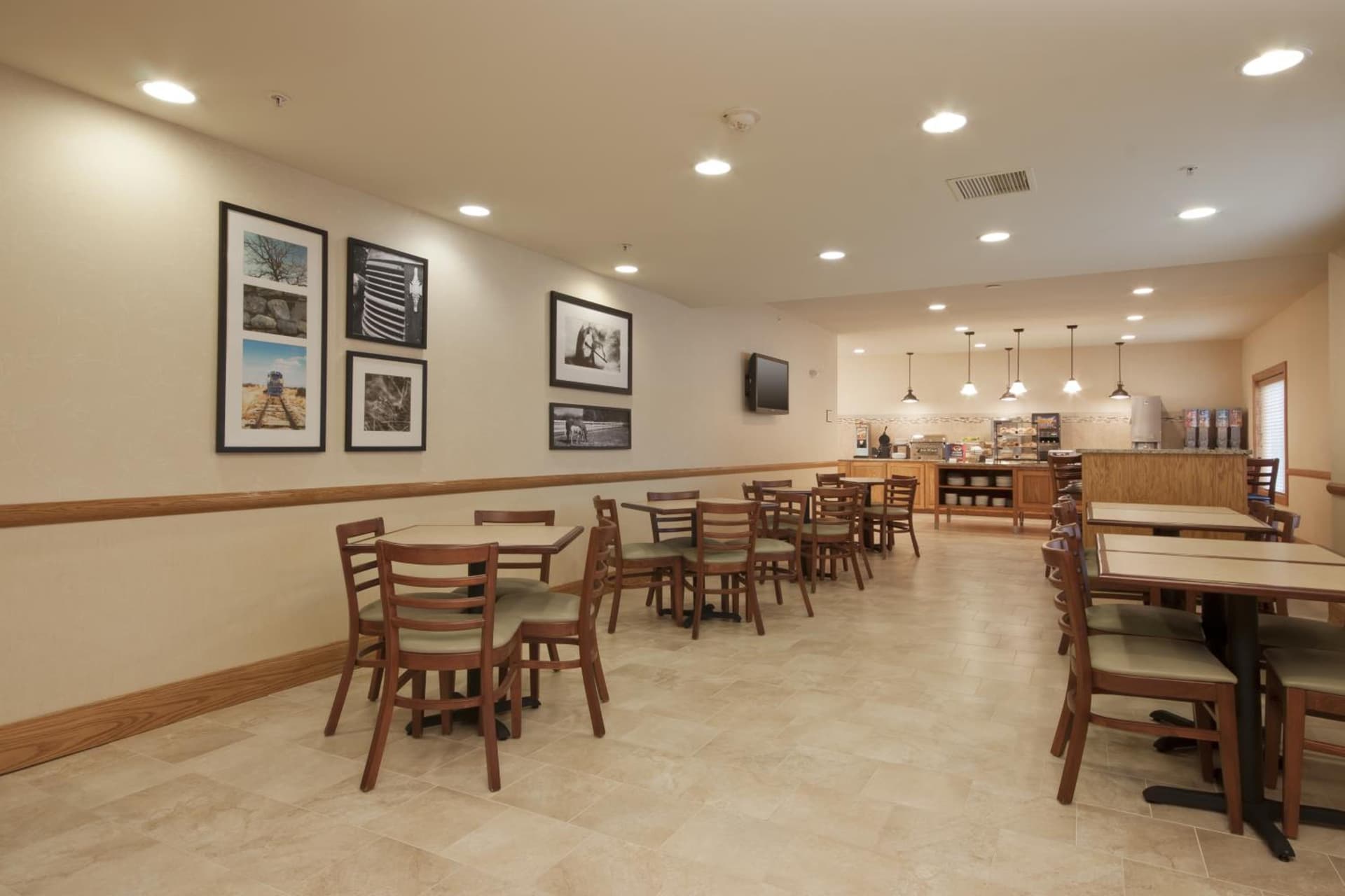 Country Inn & Suites by Radisson, Davenport - Quad Cities gallery photo in Davenport, IA — image 16